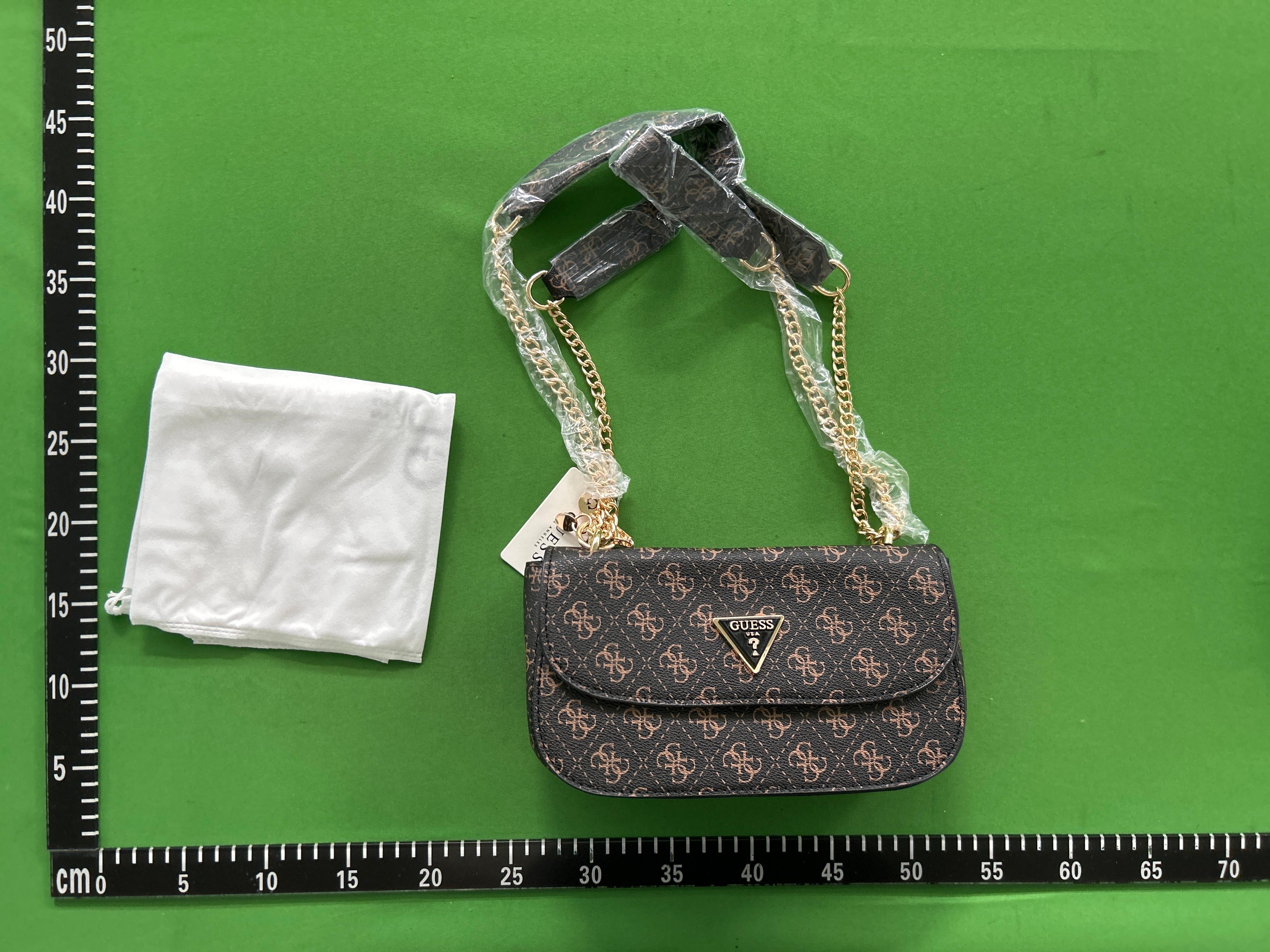 Foto QC 8 de Guess Shoulder Bag Logo Print
