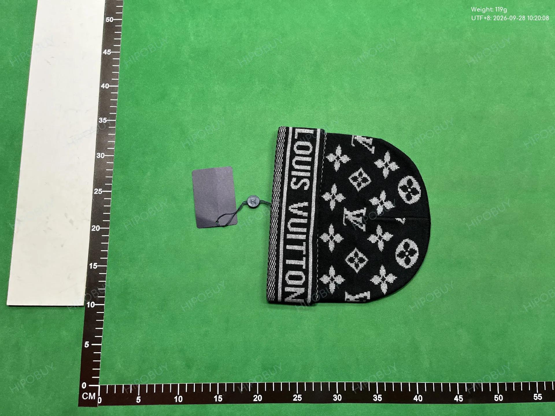 Foto QC 4 de Louis Vuitton Monogram Beanie Brown