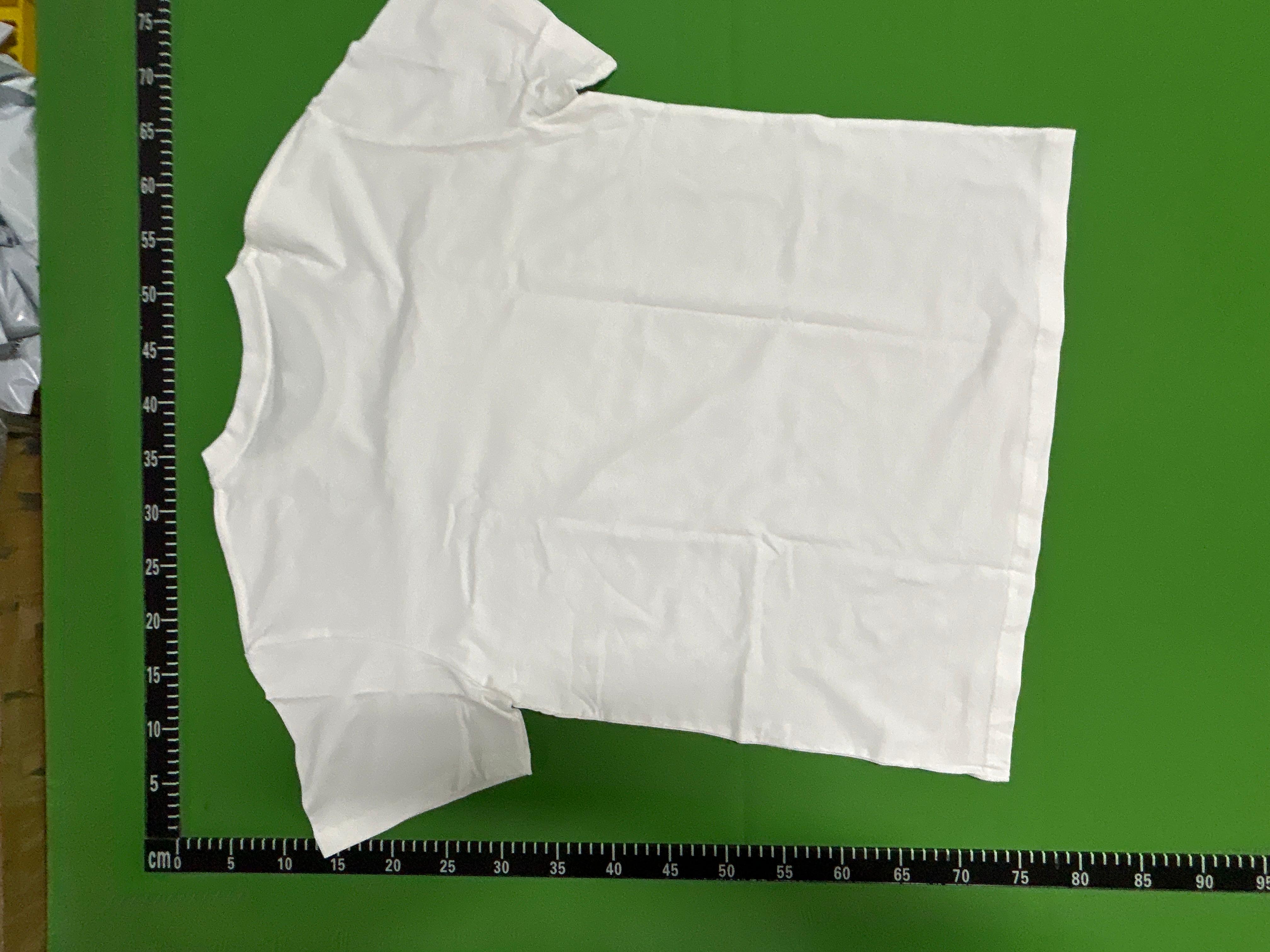 Foto QC 8 de Other T-shirt Lily of the Valley Print Black
