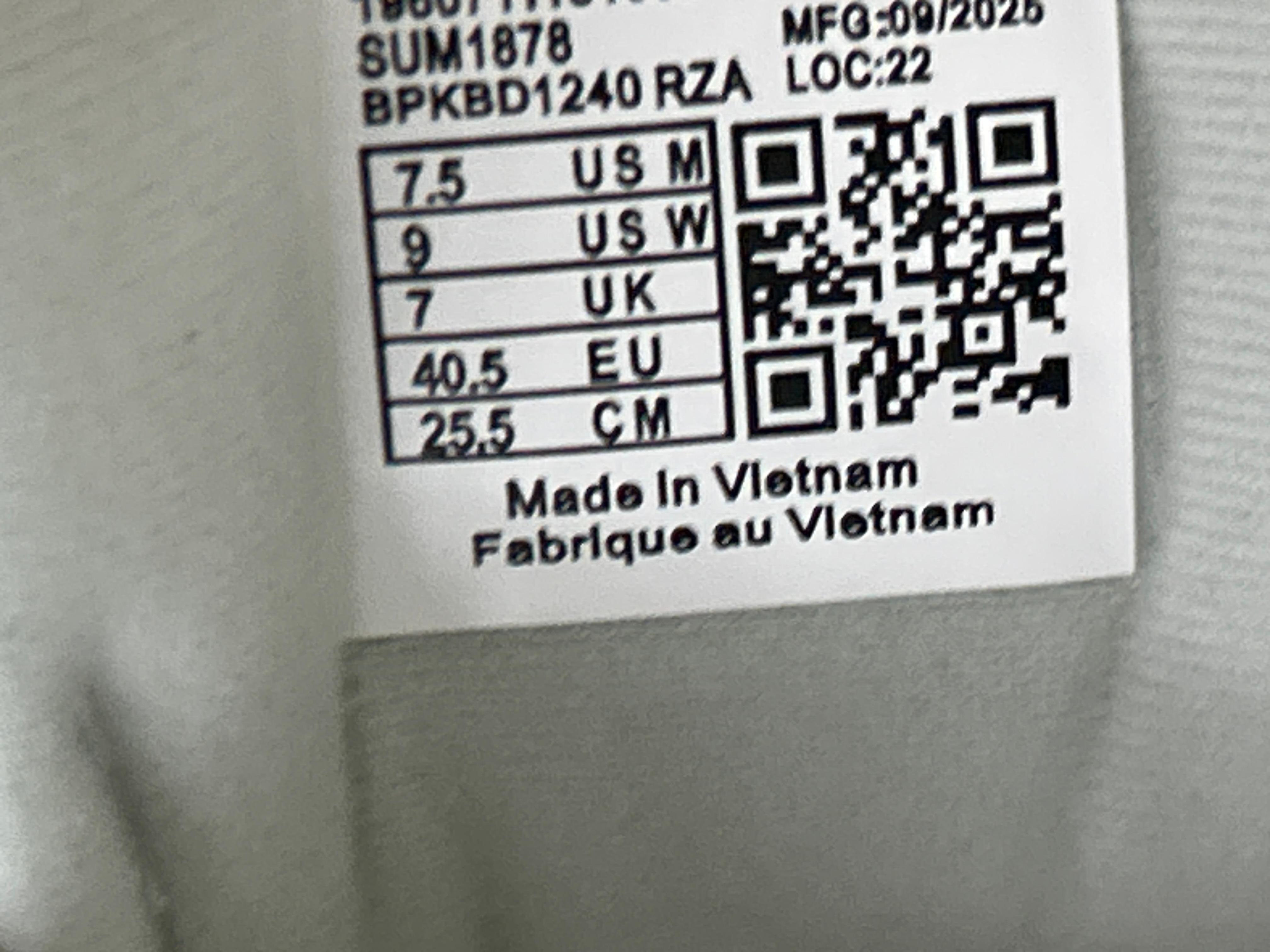 Foto QC 7 de New Balance 9060 Low Triple White U9060NRJ