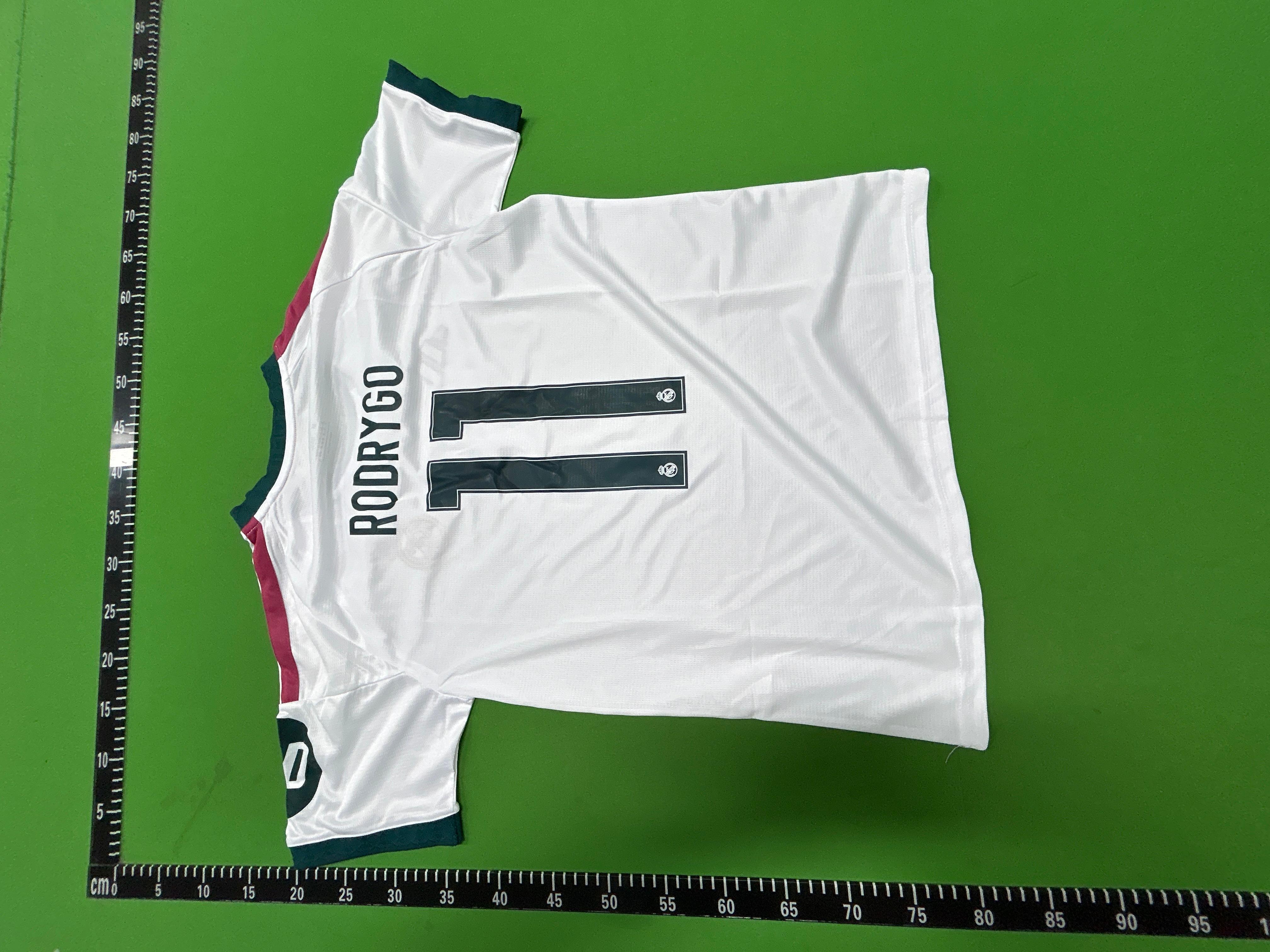 Foto QC 7 de Real Madrid x adidas 2026/27 Third Jersey Pink