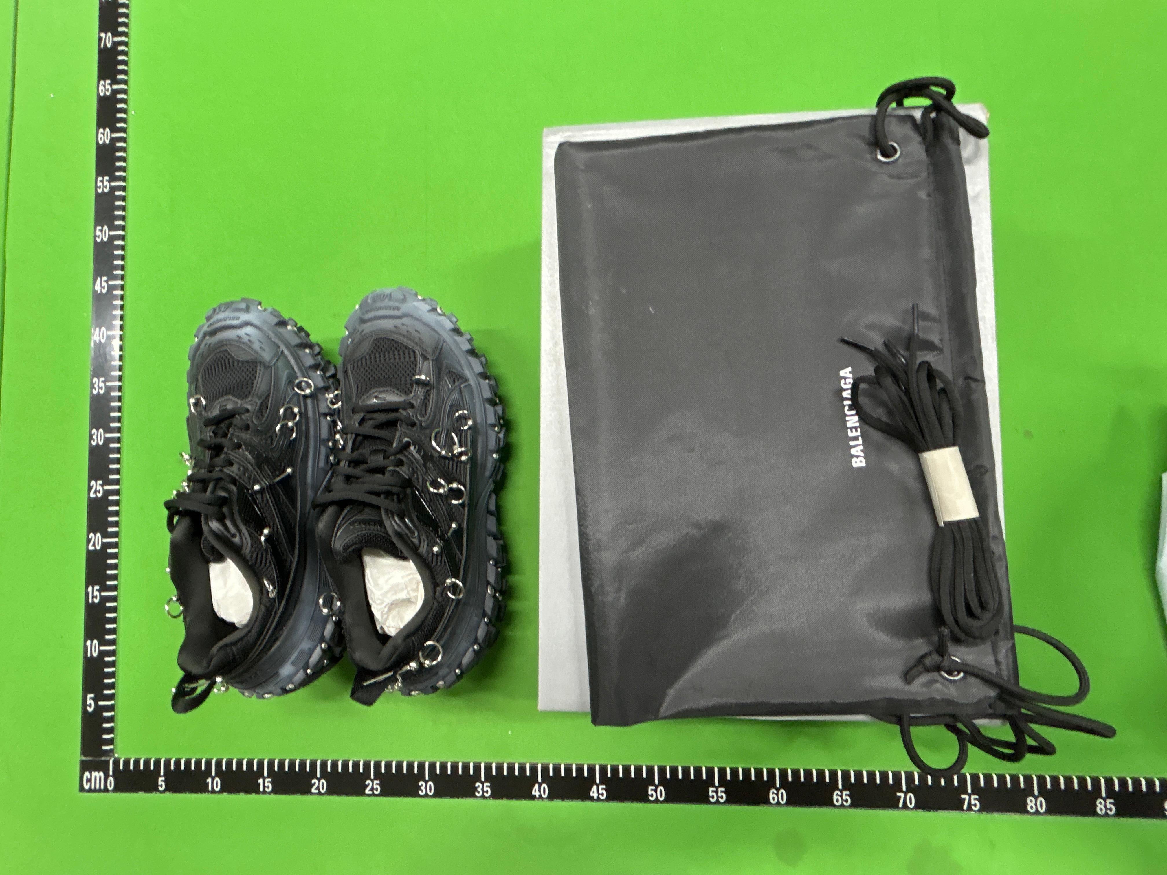 Foto QC 2 de Balenciaga Defender Rubber Mesh Navy 685613 W2RA6 4810