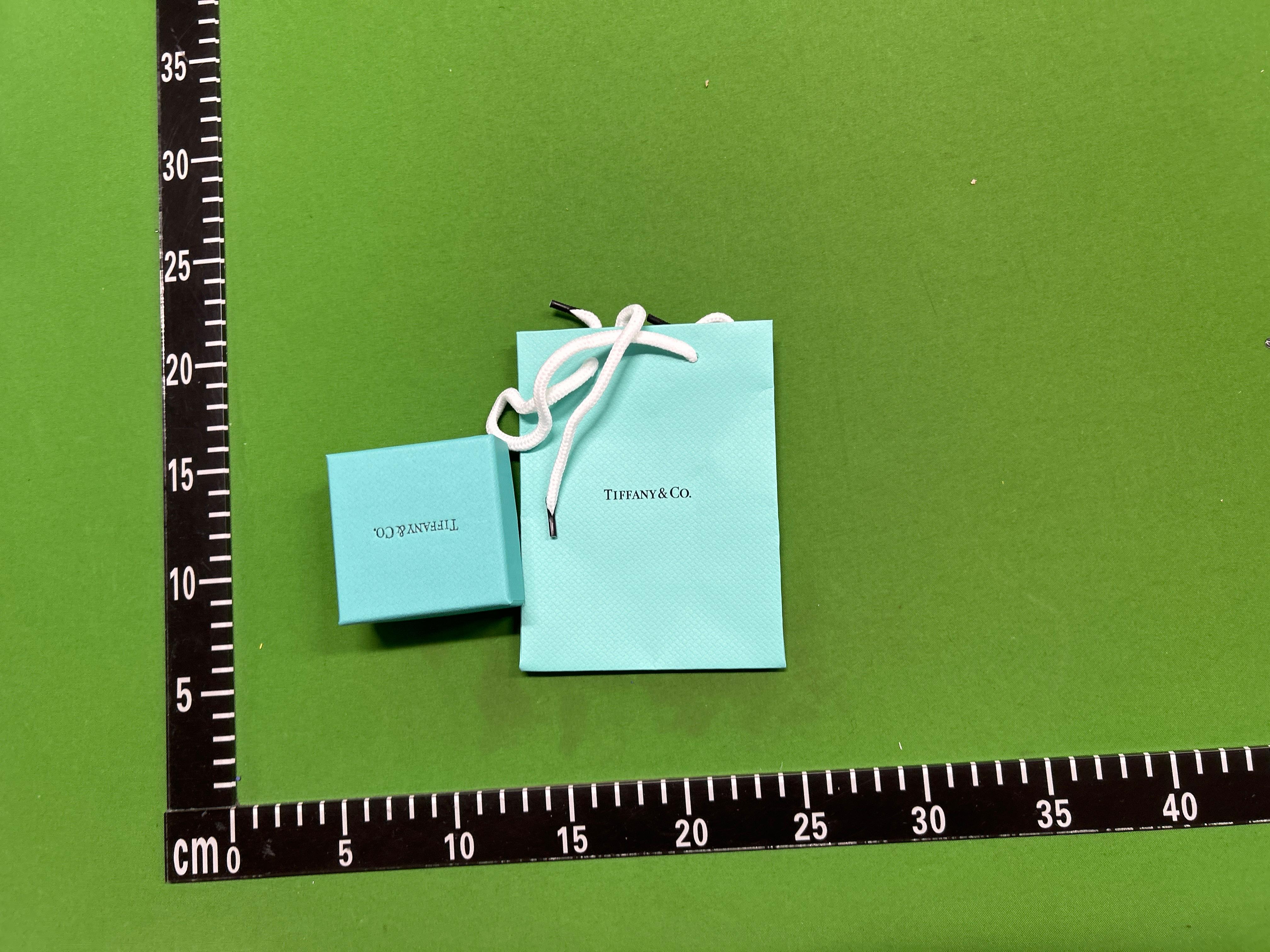 Foto QC 5 de Tiffany & Co. Stud Earrings Gold Diamond Gold