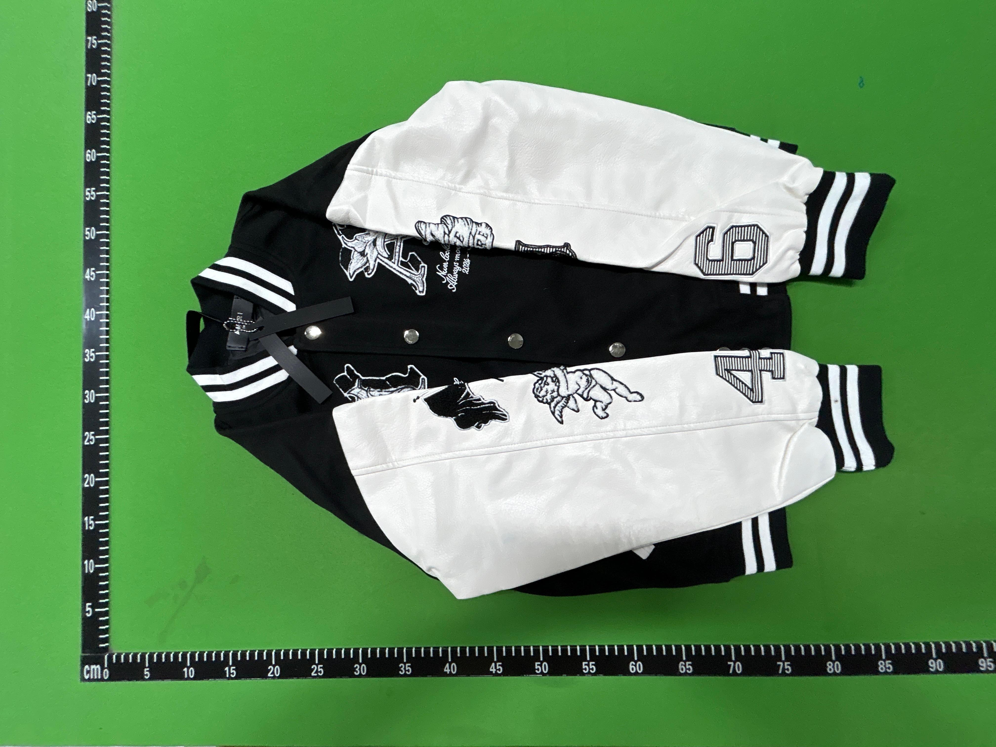 Foto QC 7 de Amiri Bones Varsity Jacket Wool Blend Alabaster