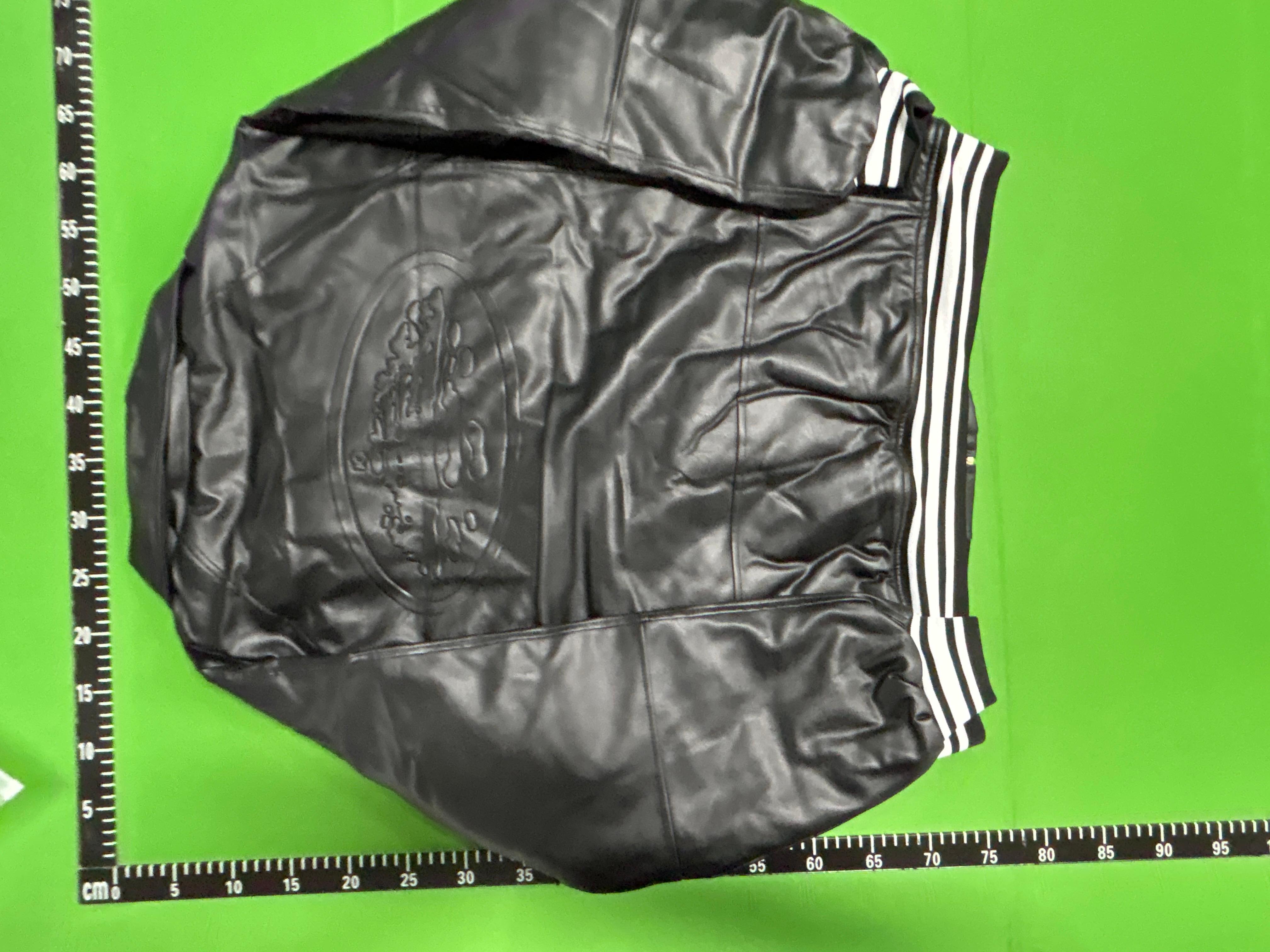 Foto QC 8 de Corteiz AC Milan Varsity Jacket Leather Black