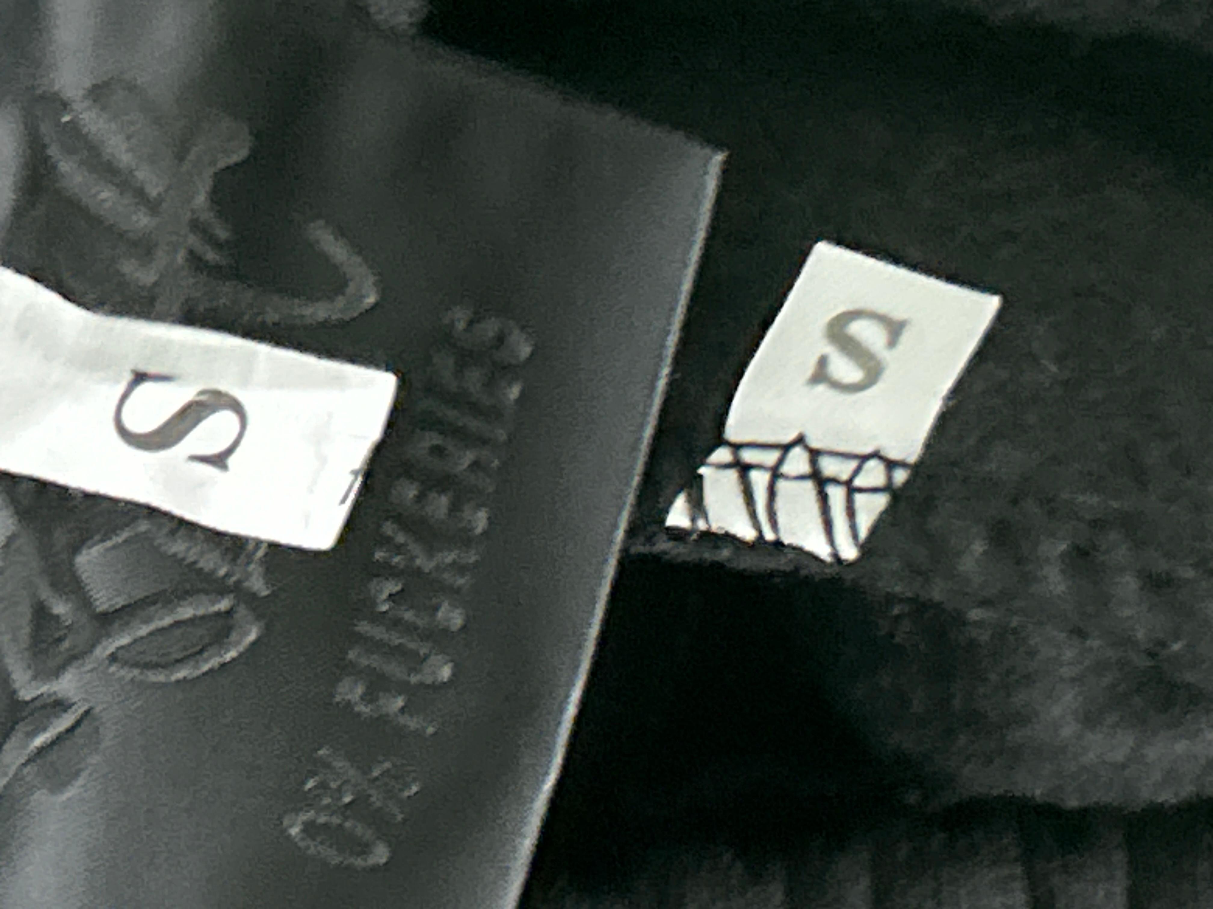 Foto QC 2 de Syna Logo Blackout Hoodie Black