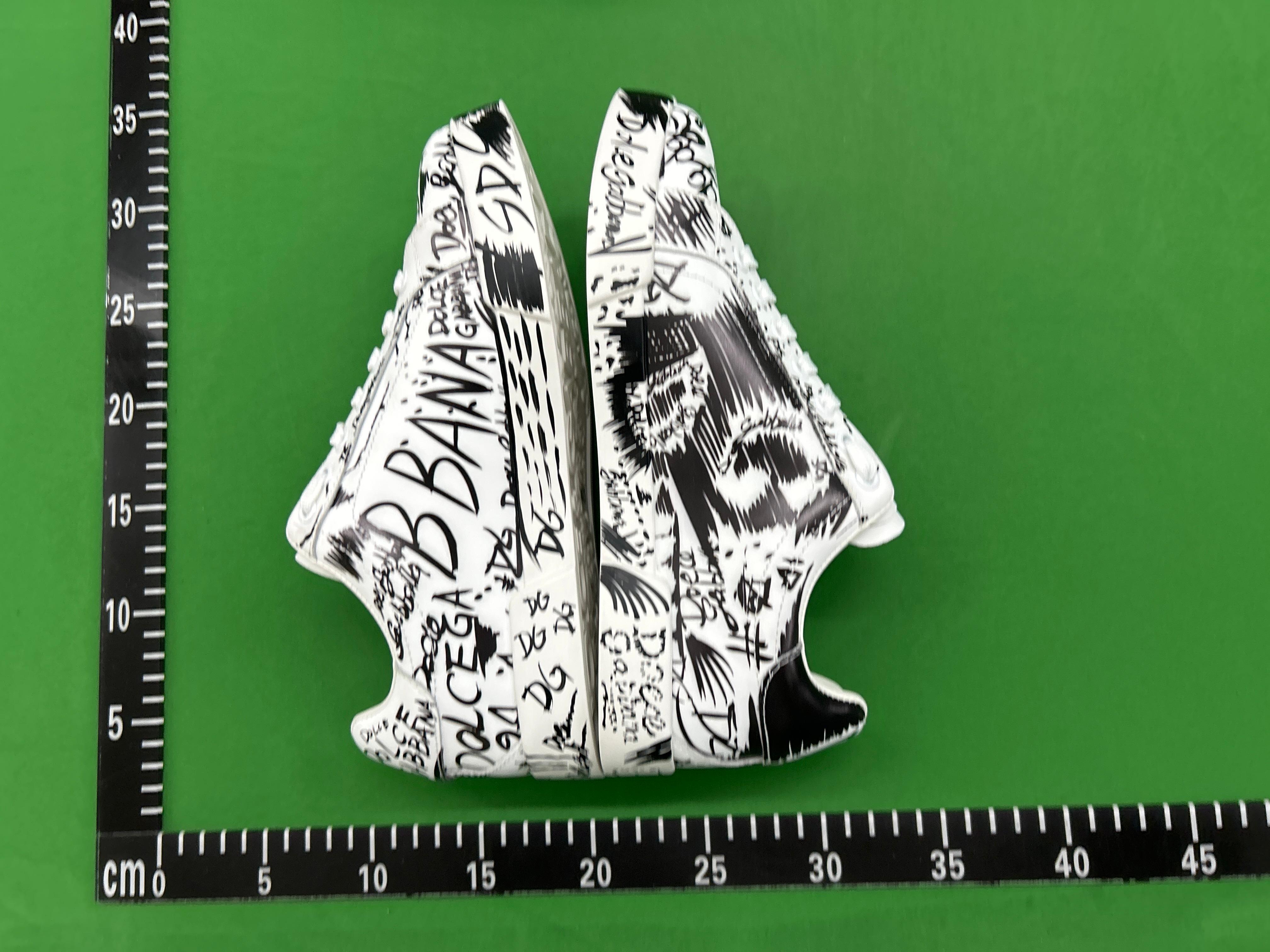 Foto QC 4 de Dolce & Gabbana Portofino Leather Low-Top Sneakers Graffiti Logo White Black