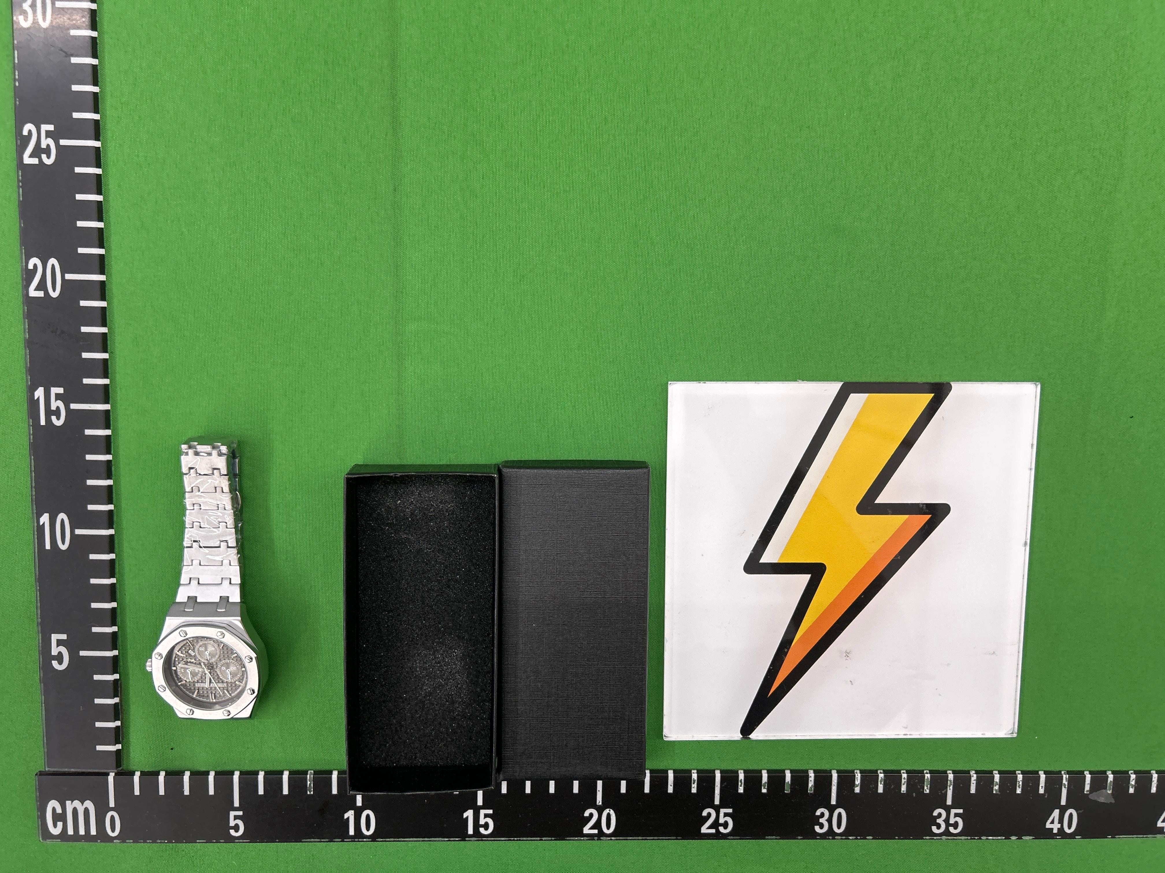 Foto QC 1 de Omega x Swatch Bioceramic MoonSwatch Mission to the Moon SO33M100