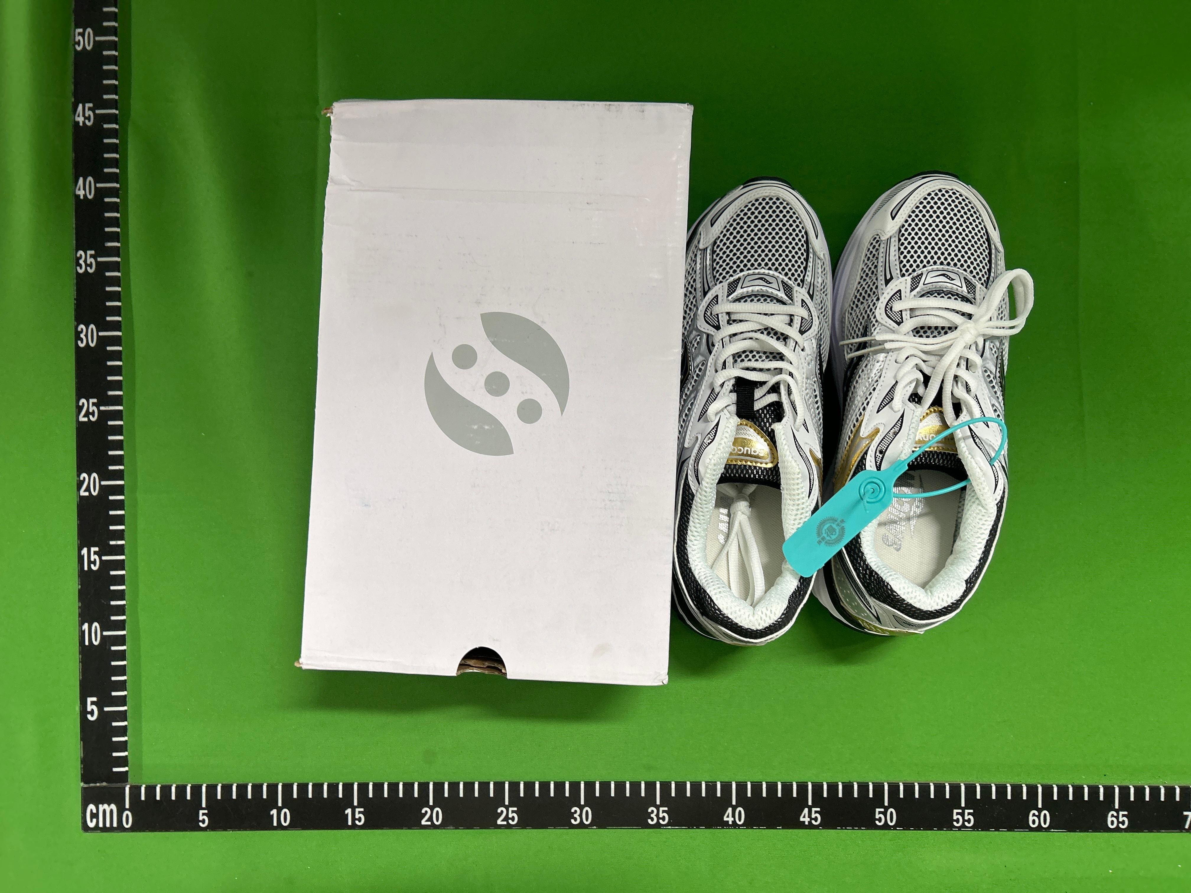Foto QC 2 de Saucony ProGrid Omni 9 Retro Black Silver S70740-14