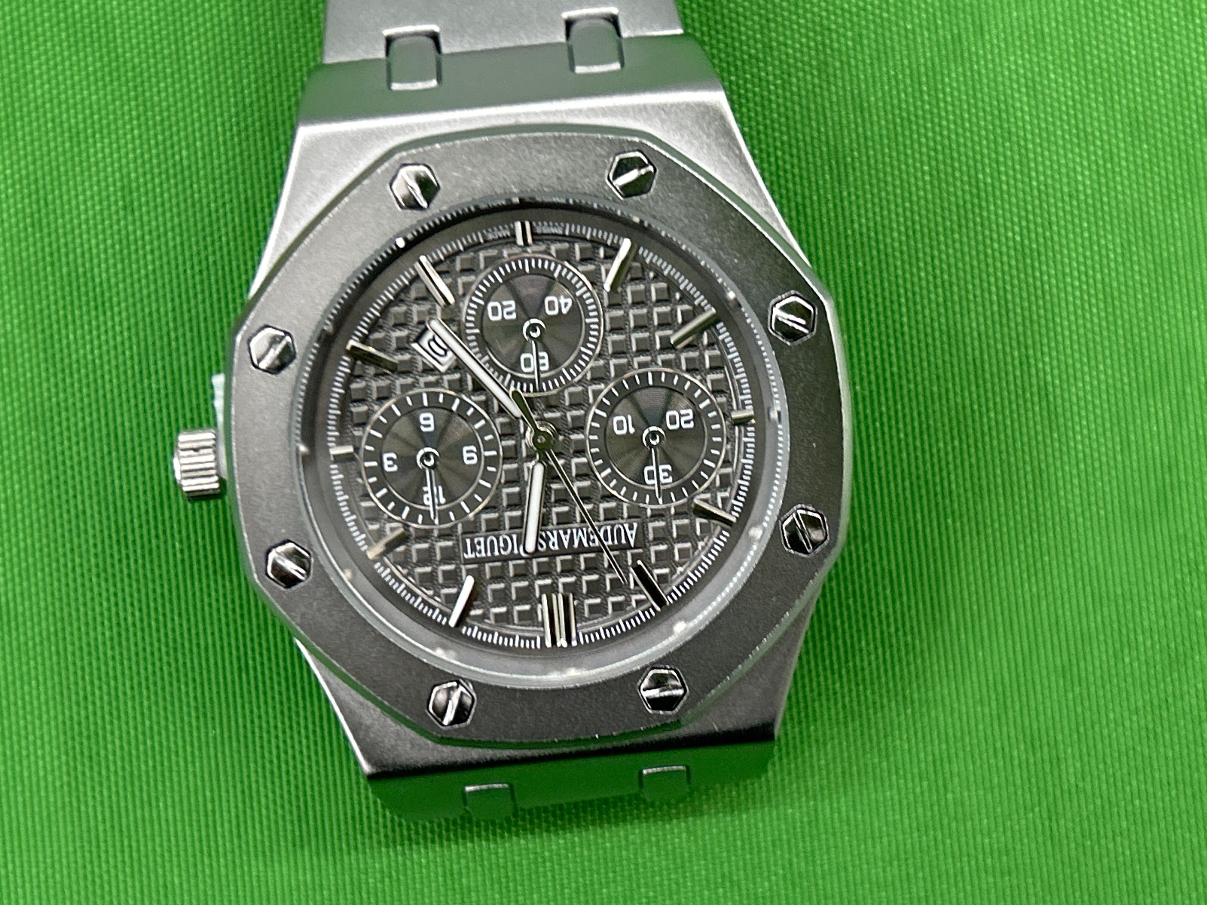 Foto QC 3 de Omega x Swatch Bioceramic MoonSwatch Mission to the Moon SO33M100