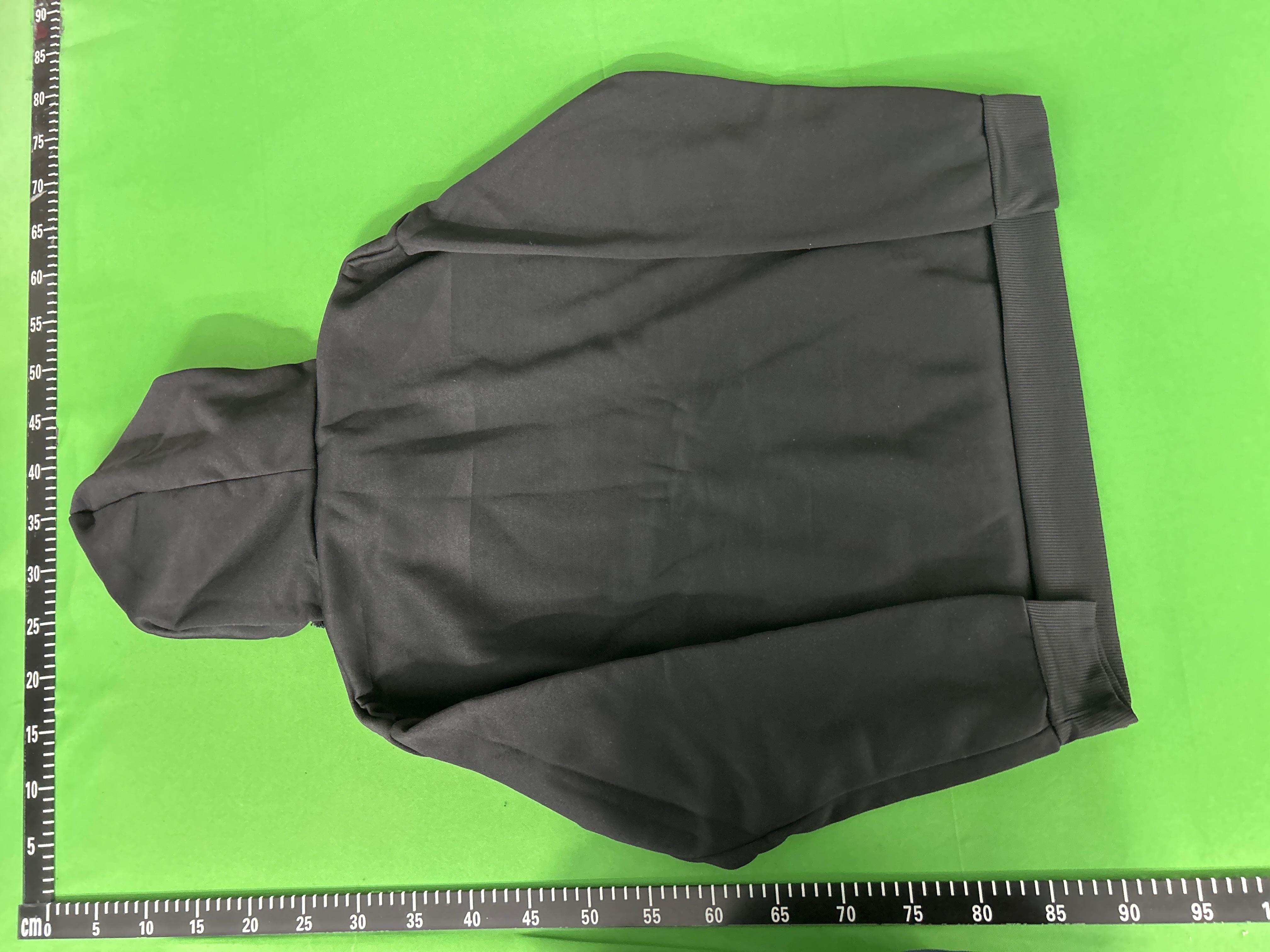 Foto QC 6 de Syna Logo Blackout Hoodie Black