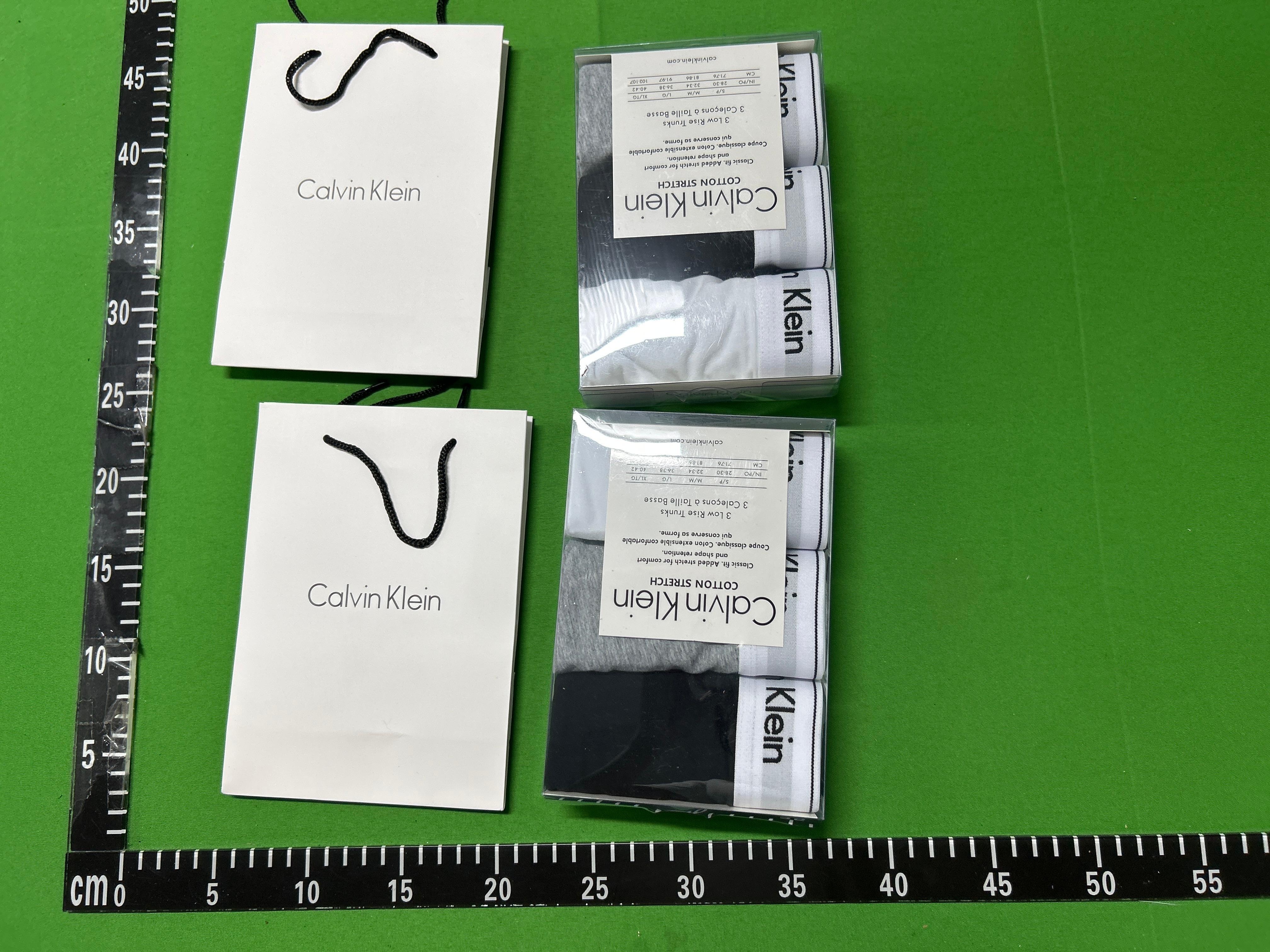 Foto QC 5 de Calvin Klein Underwear Cotton Stretch Low Rise Trunks Grey