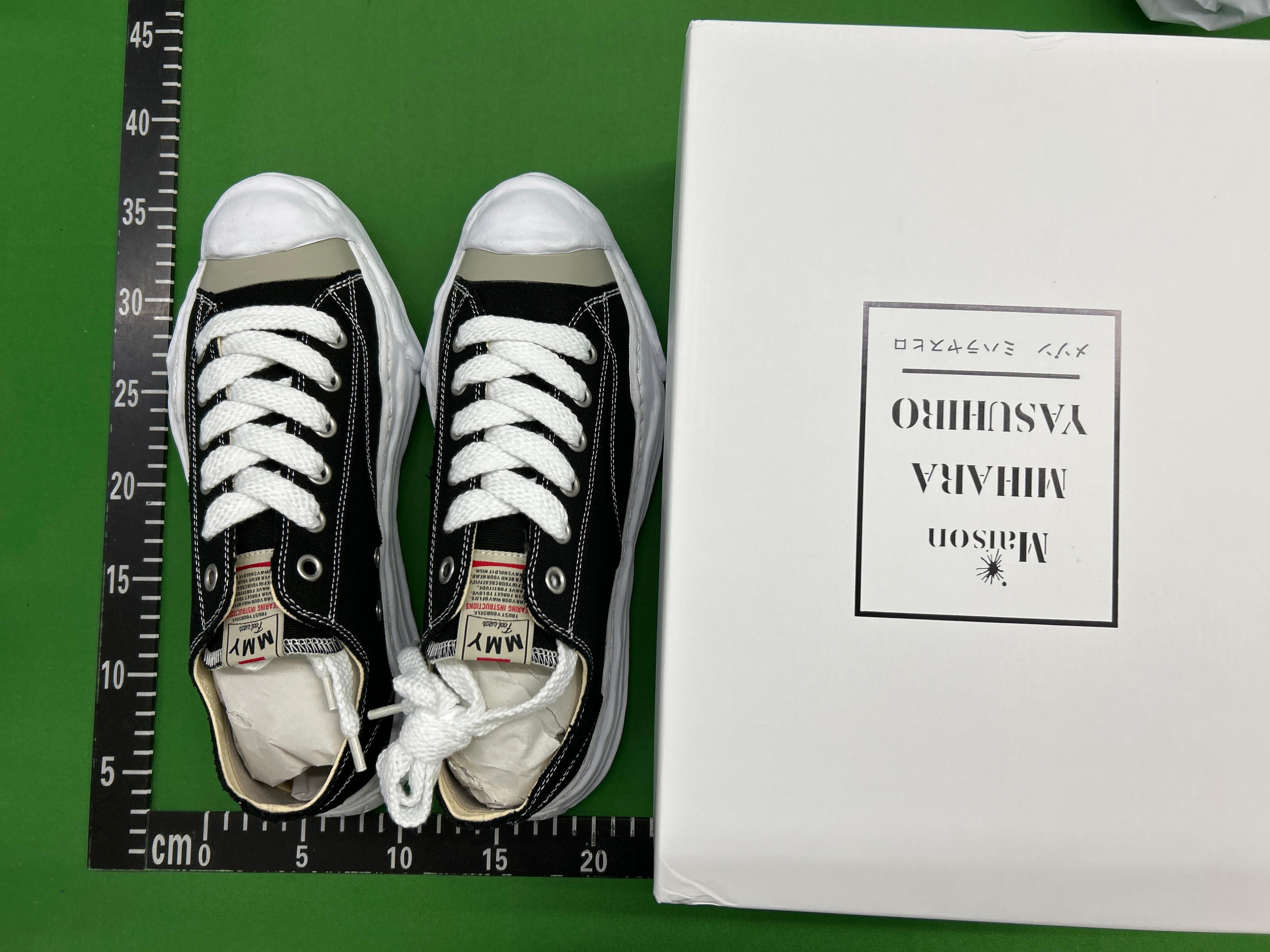 Foto QC 2 de Maison Mihara Yasuhiro Peterson Low Bones Amiri Black C13FW701-BLK