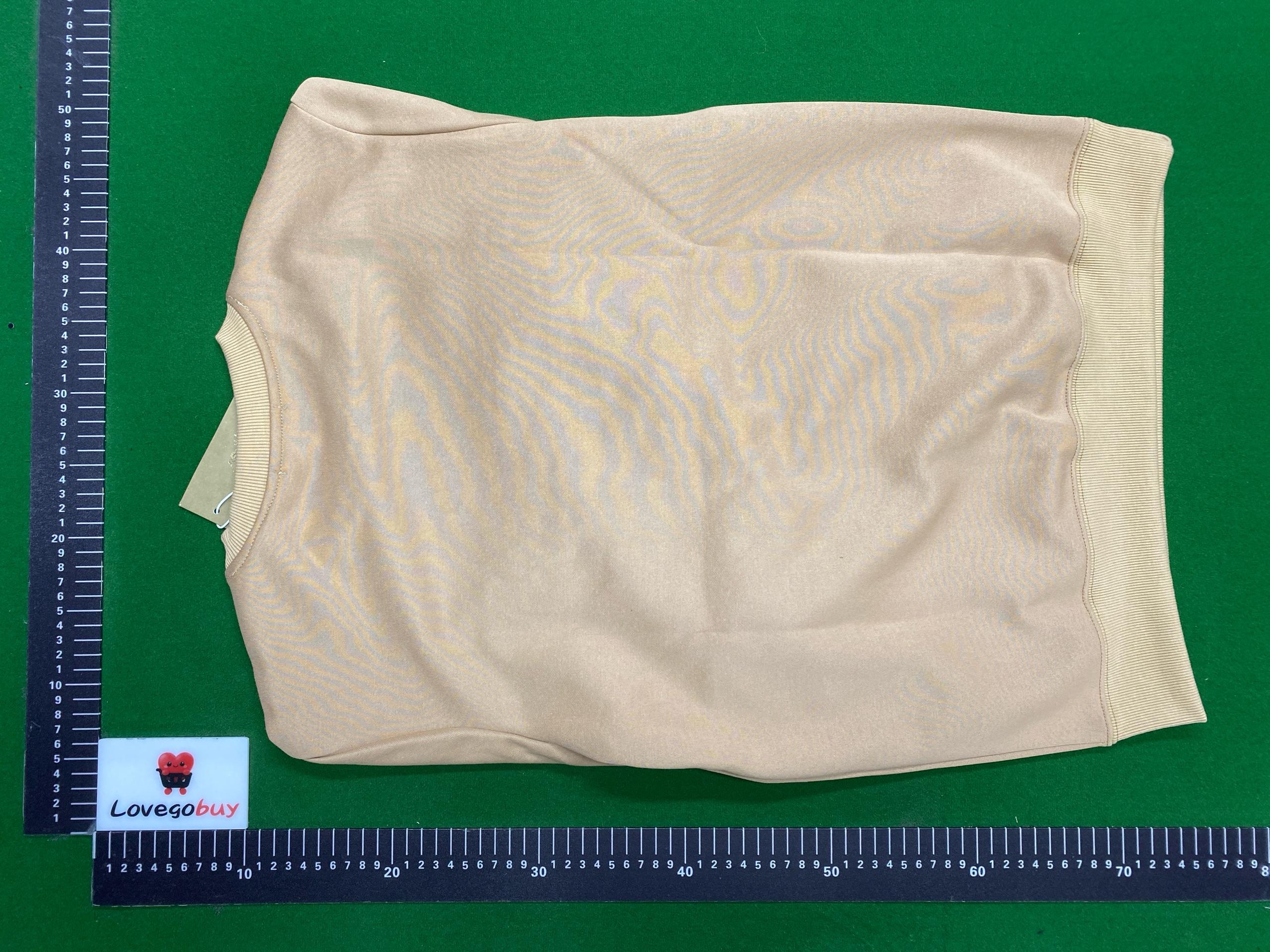 Foto QC 2 de Burberry Crewneck Sweater Embossed Logo Beige