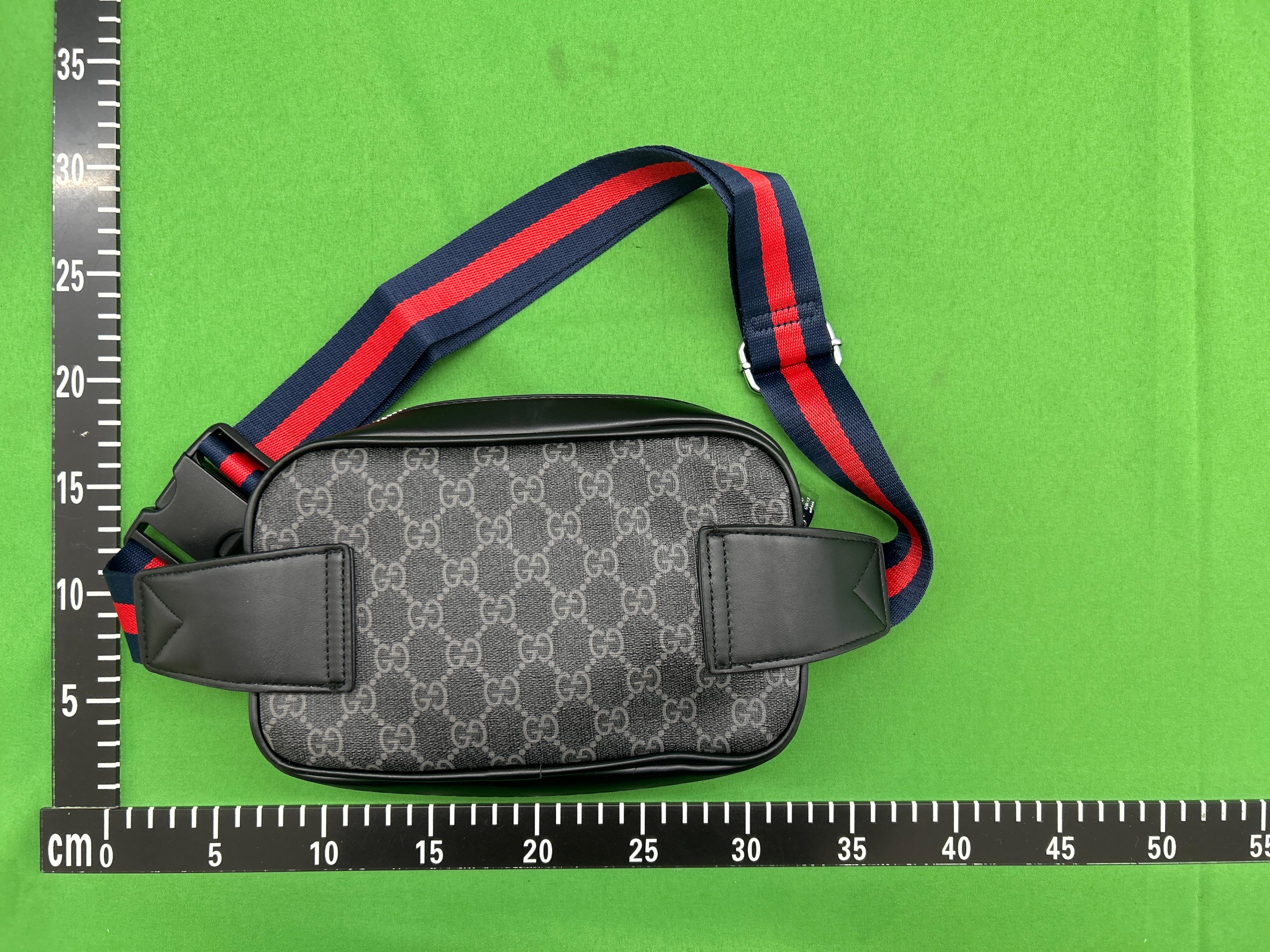 Foto QC 7 de Gucci GG Supreme Belt Bag Small Black GG Supreme Canvas