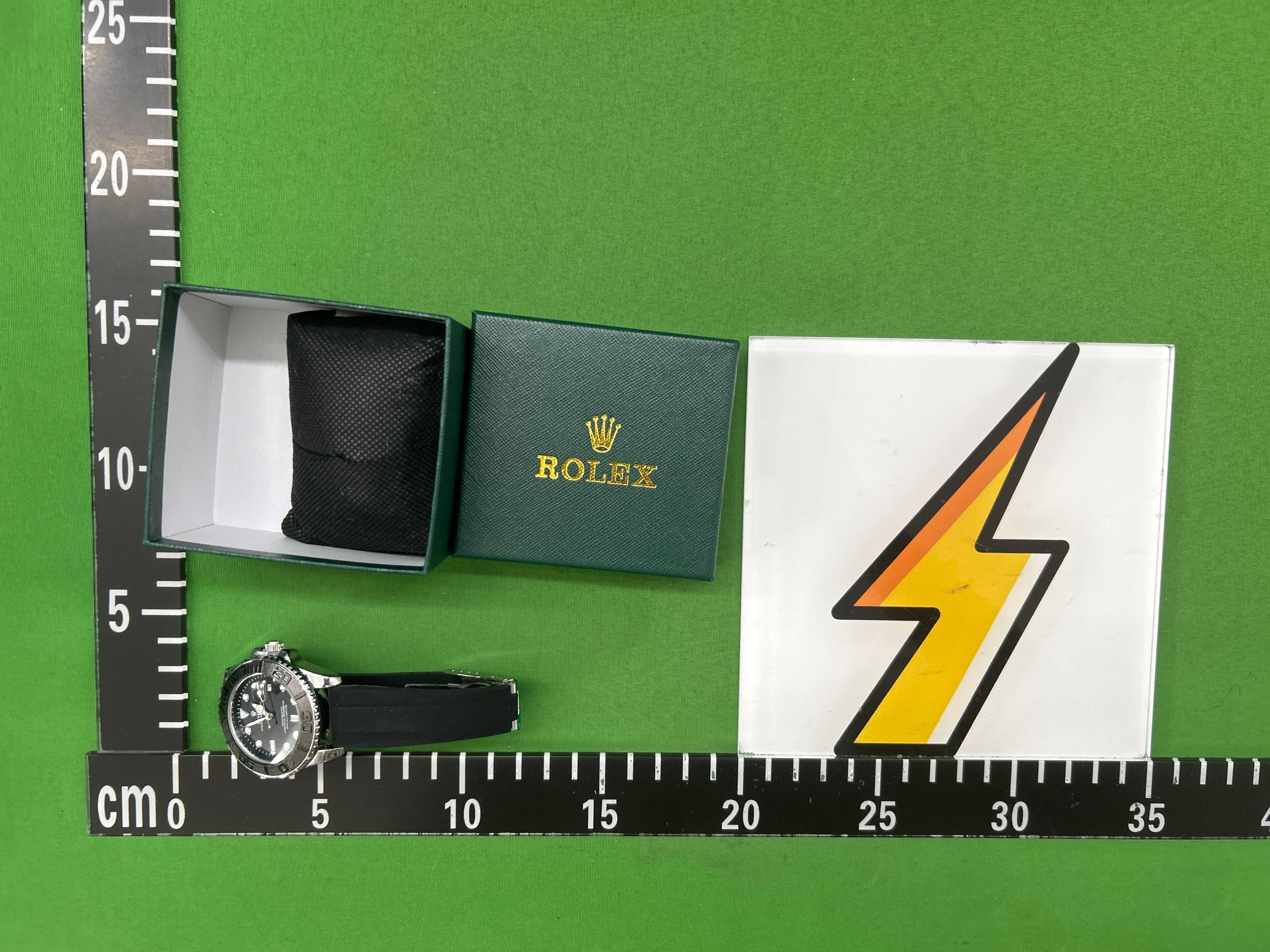 Foto QC 5 de Omega x Swatch Bioceramic MoonSwatch Mission to the Moon SO33M100