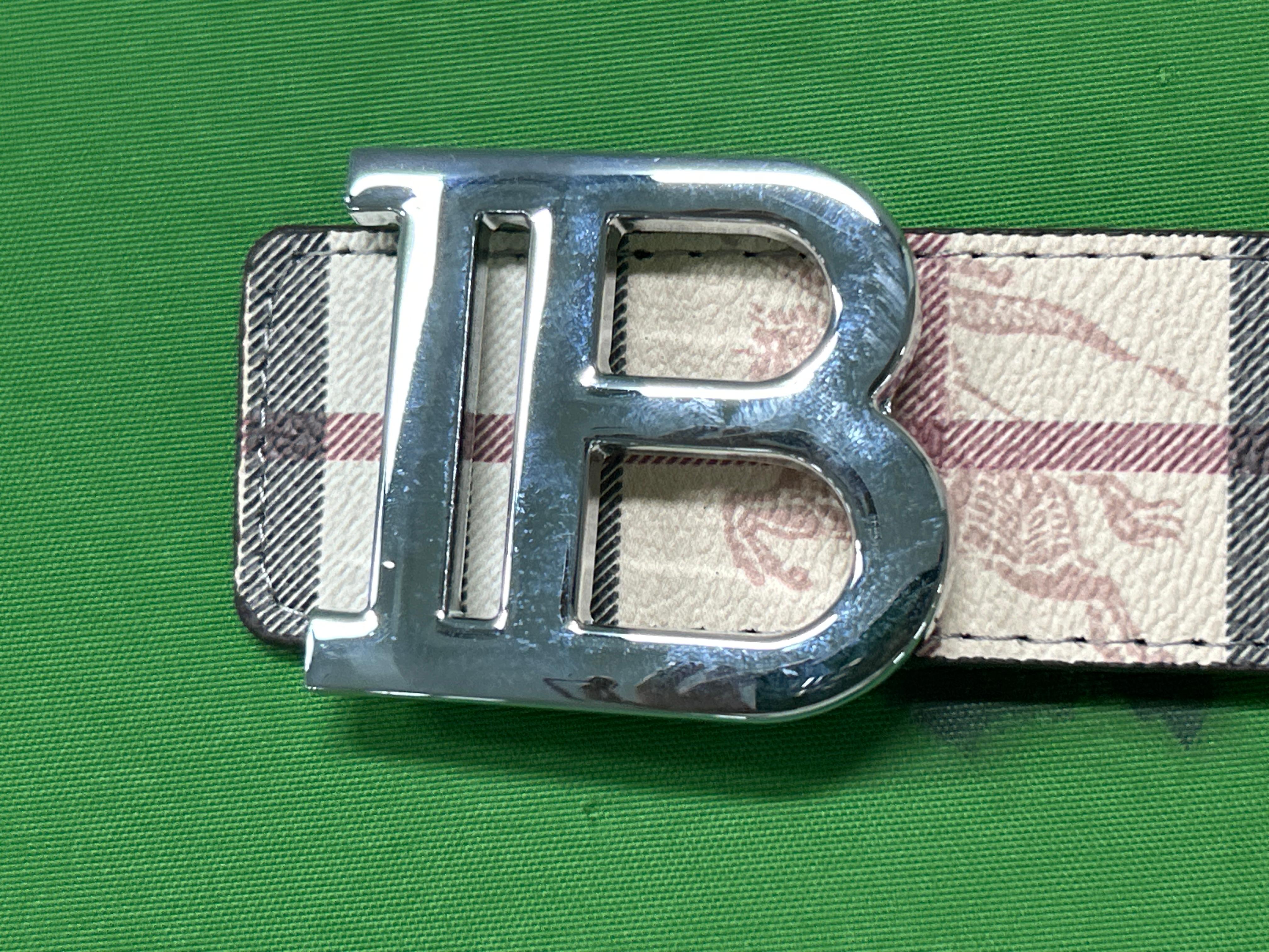 Foto QC 3 de Burberry Equestrian Knight Buckle Reversible Belt Black Vintage Check