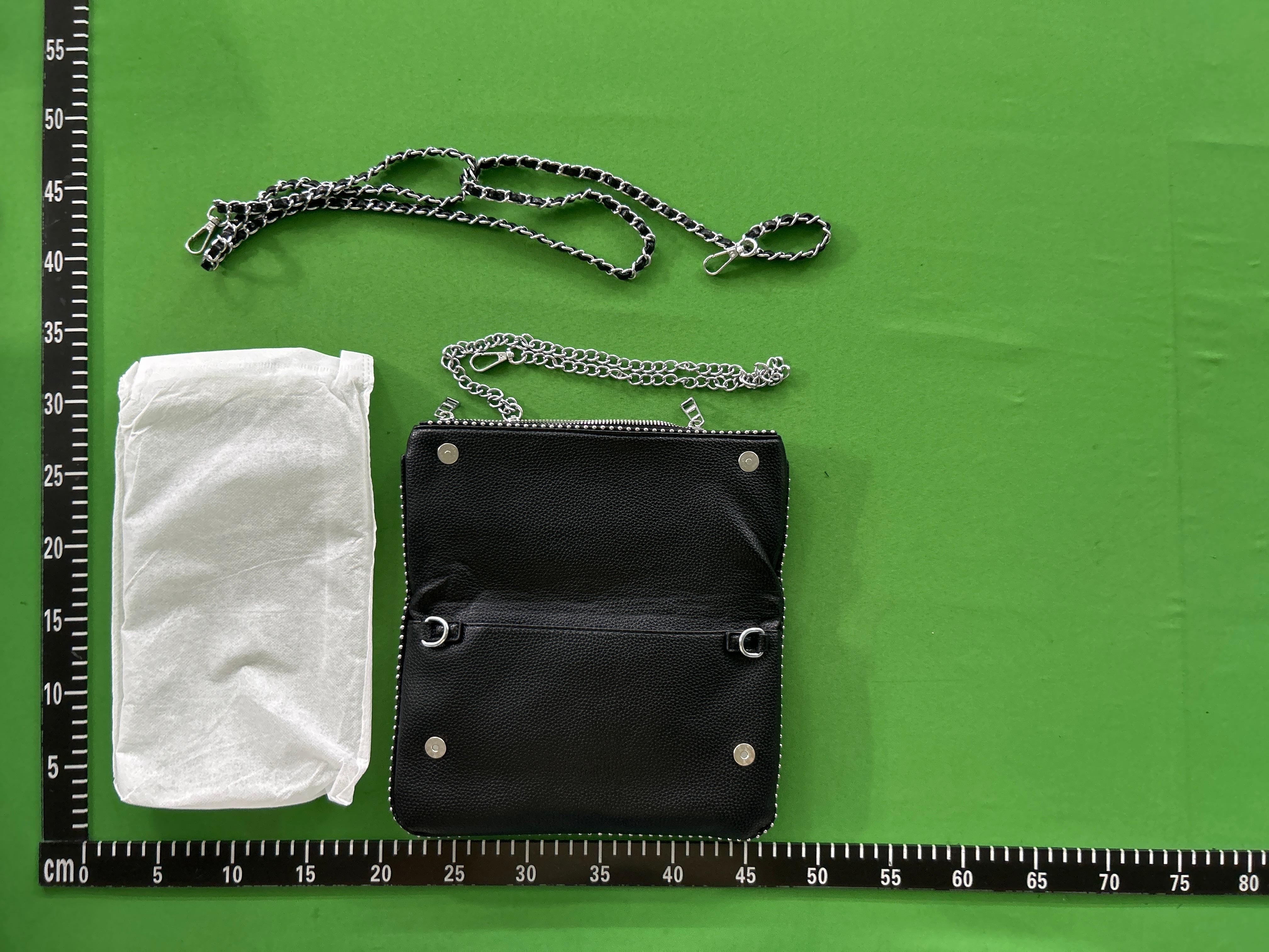 Foto QC 4 de Other Wing Logo Foldover Chain Crossbody Bag Small White