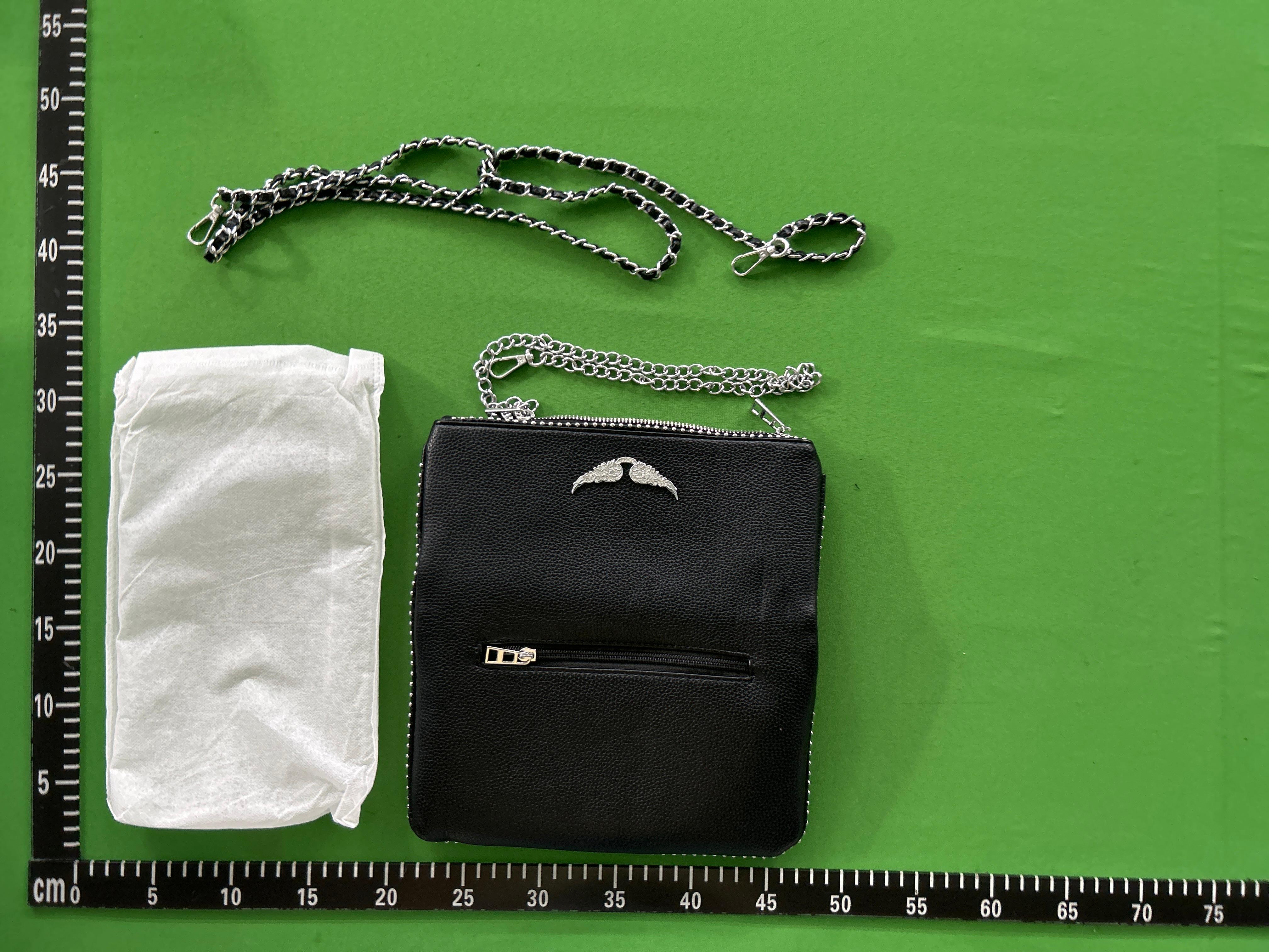 Foto QC 5 de Other Wing Logo Foldover Chain Crossbody Bag Small White