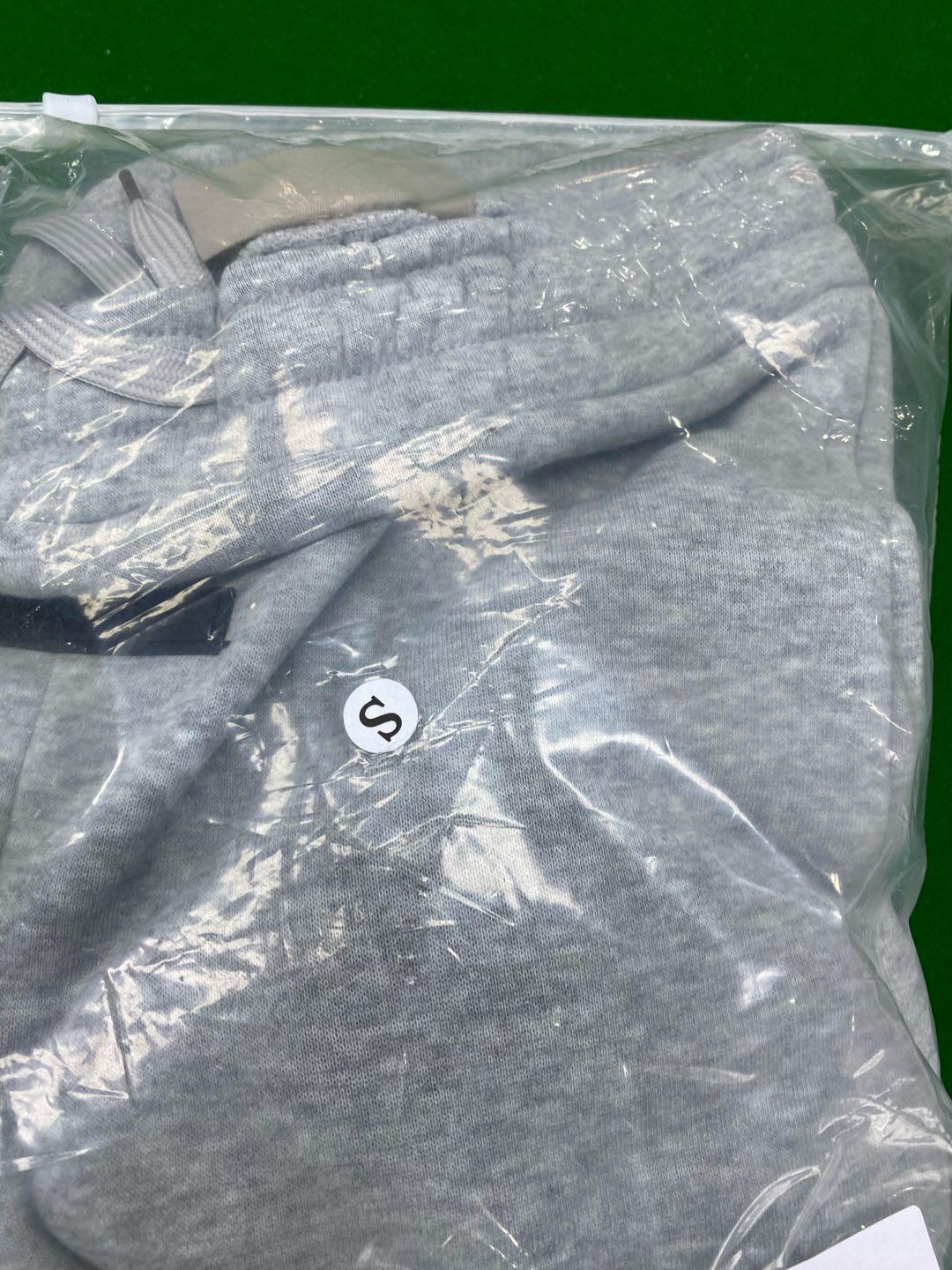 Foto QC 6 de Fear of God Essentials Sweater Hoodie Black