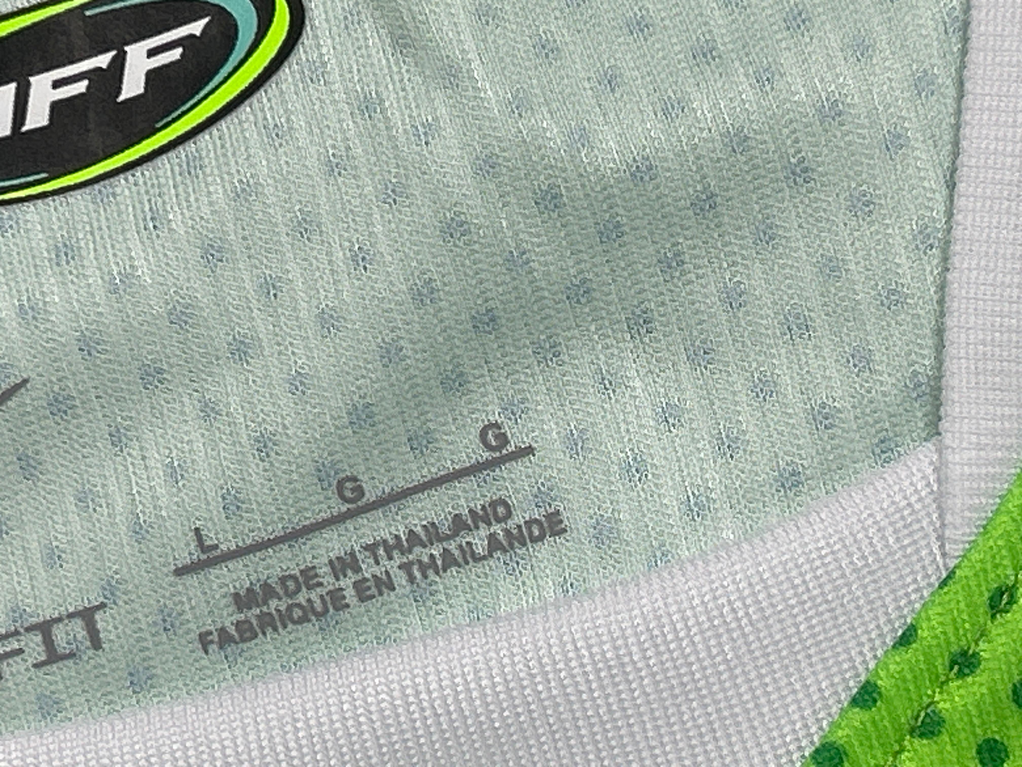 Foto QC 8 de Fourteen x Cameroon 2025/26 Away Monument Jersey White
