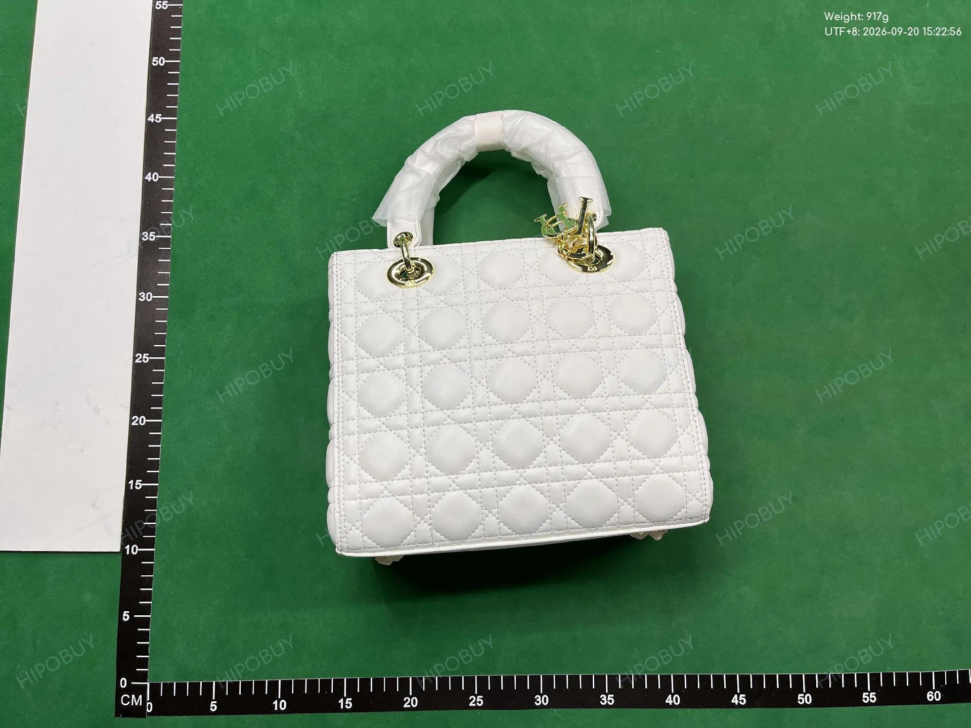 Foto QC 8 de Chanel 19 Flap Bag 26 Black Gold Tweed