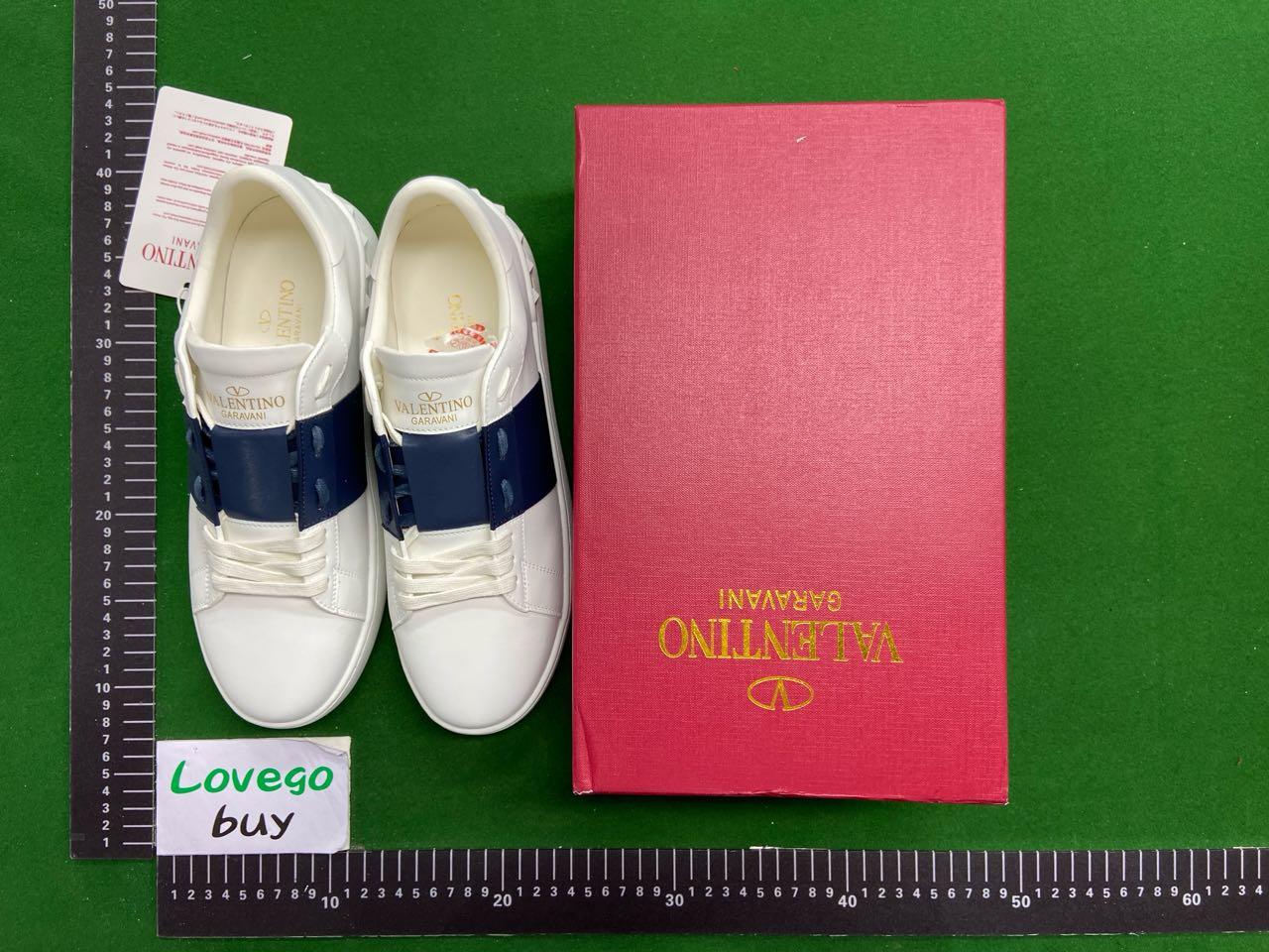 Foto QC 2 de Valentino One Stud Leather Rockstud Strap White Pink