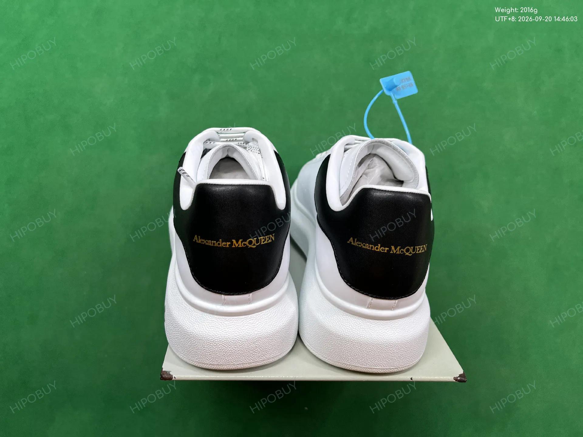 Foto QC 3 de Alexander McQueen Oversized Leather Low Top Black Suede Tab