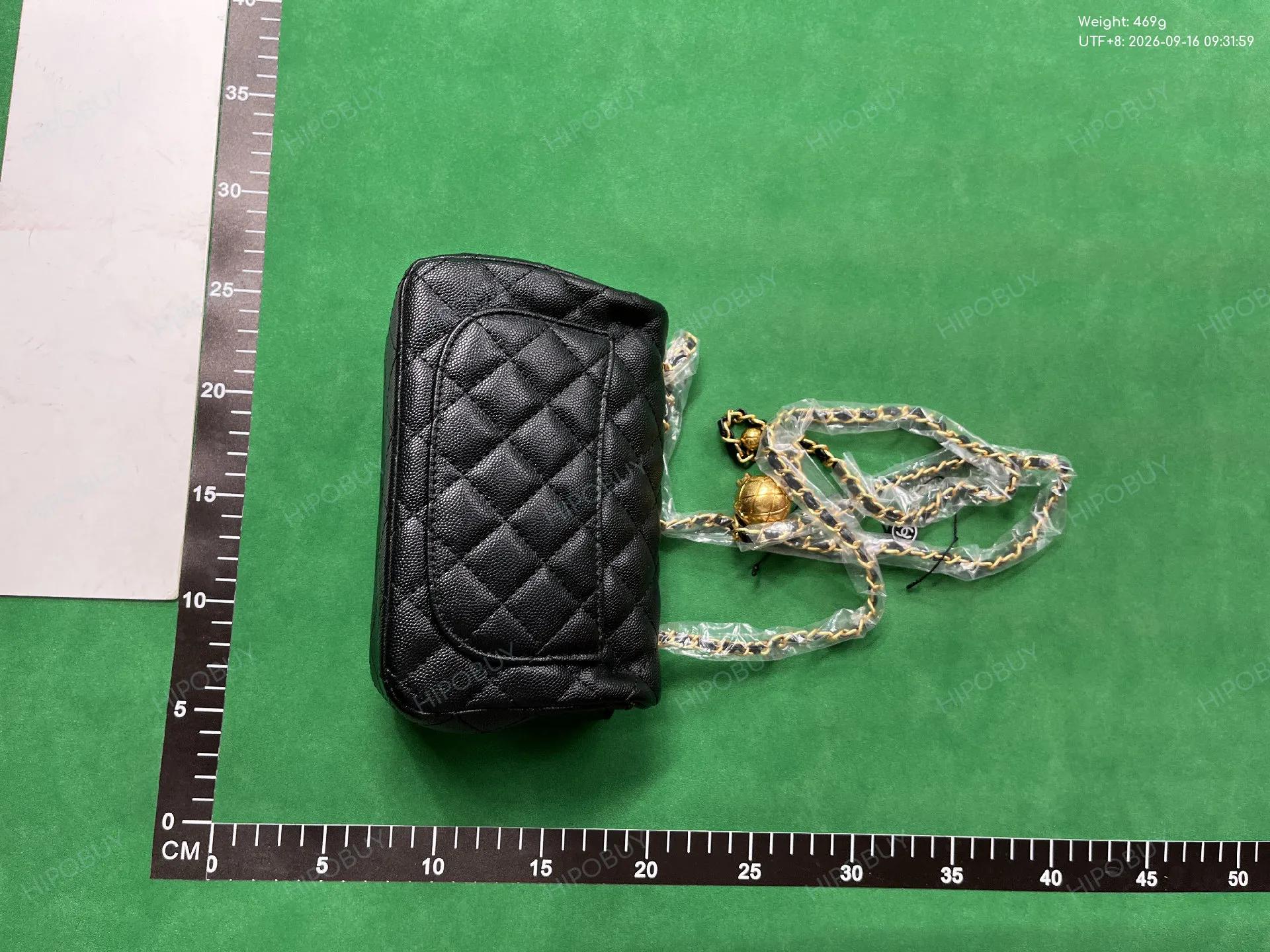 Foto QC 2 de Chanel Pearl Crush Classic Flap Mini Black Caviar
