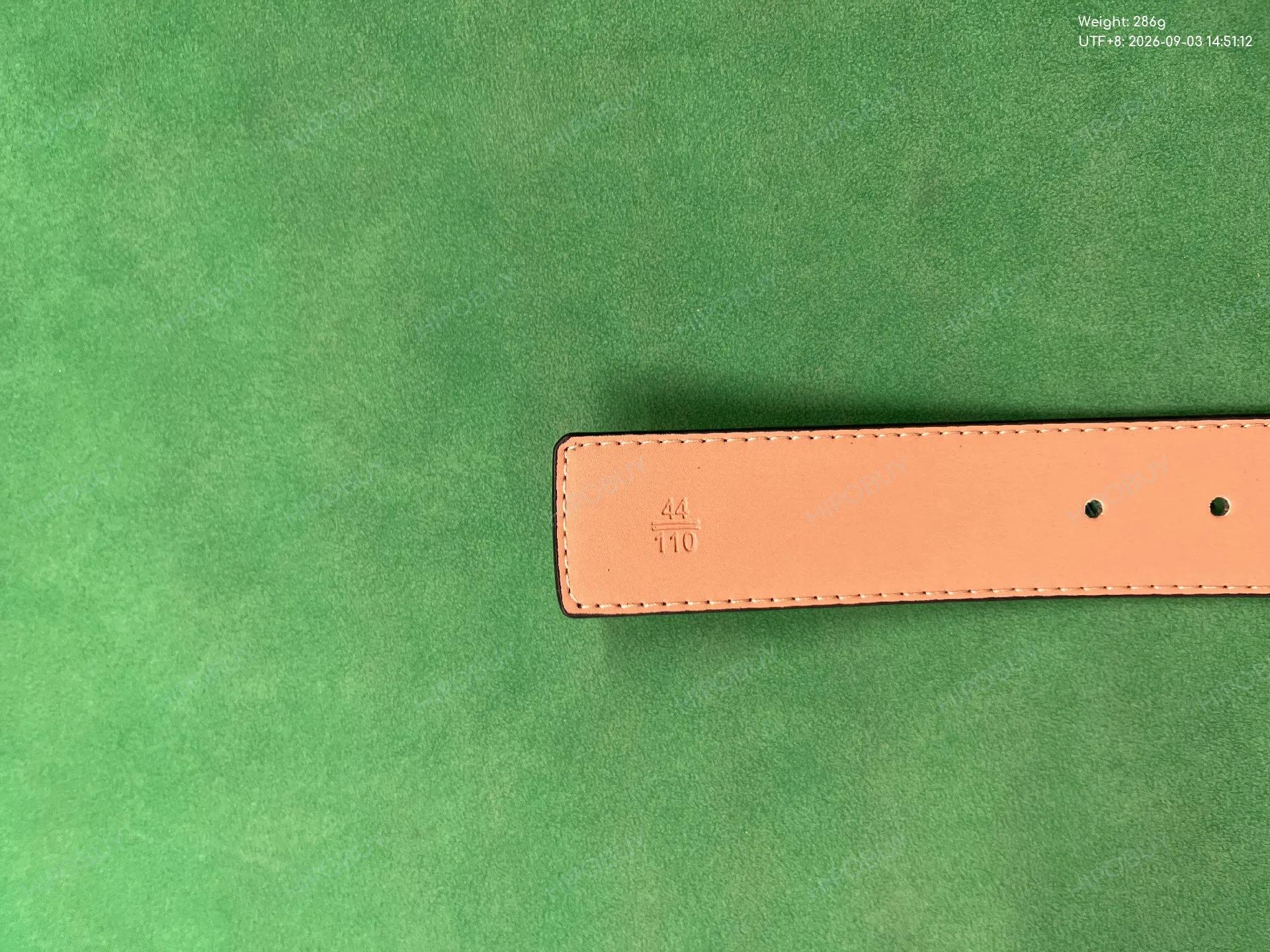 Foto QC 1 de Louis Vuitton LV Initiales Belt White Graphic Leather