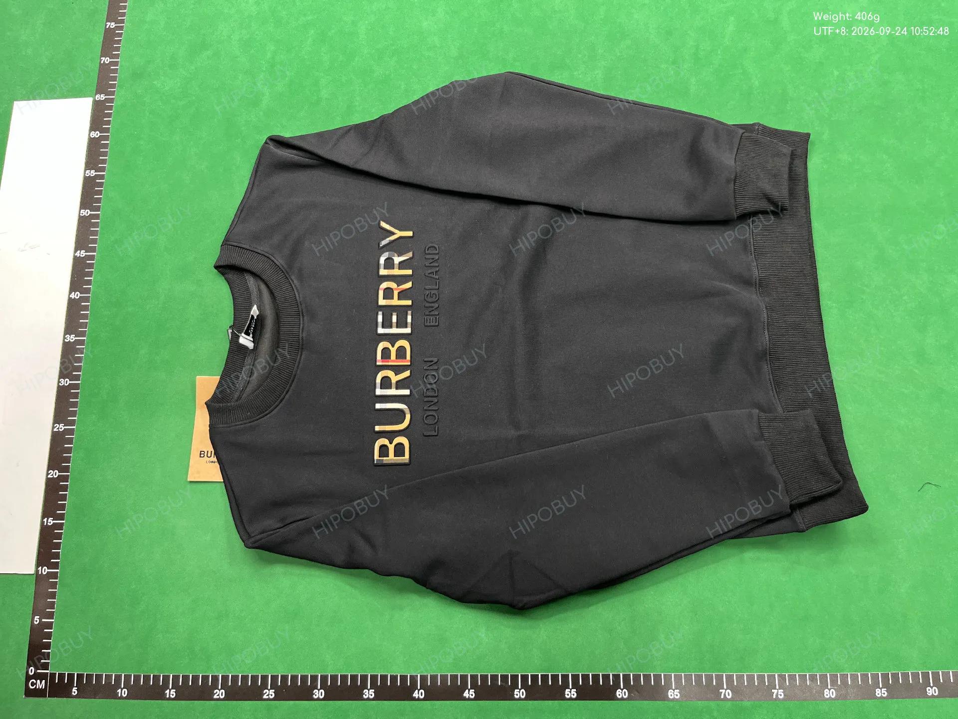 Foto QC 8 de Burberry Crewneck Sweater Embossed Logo Beige