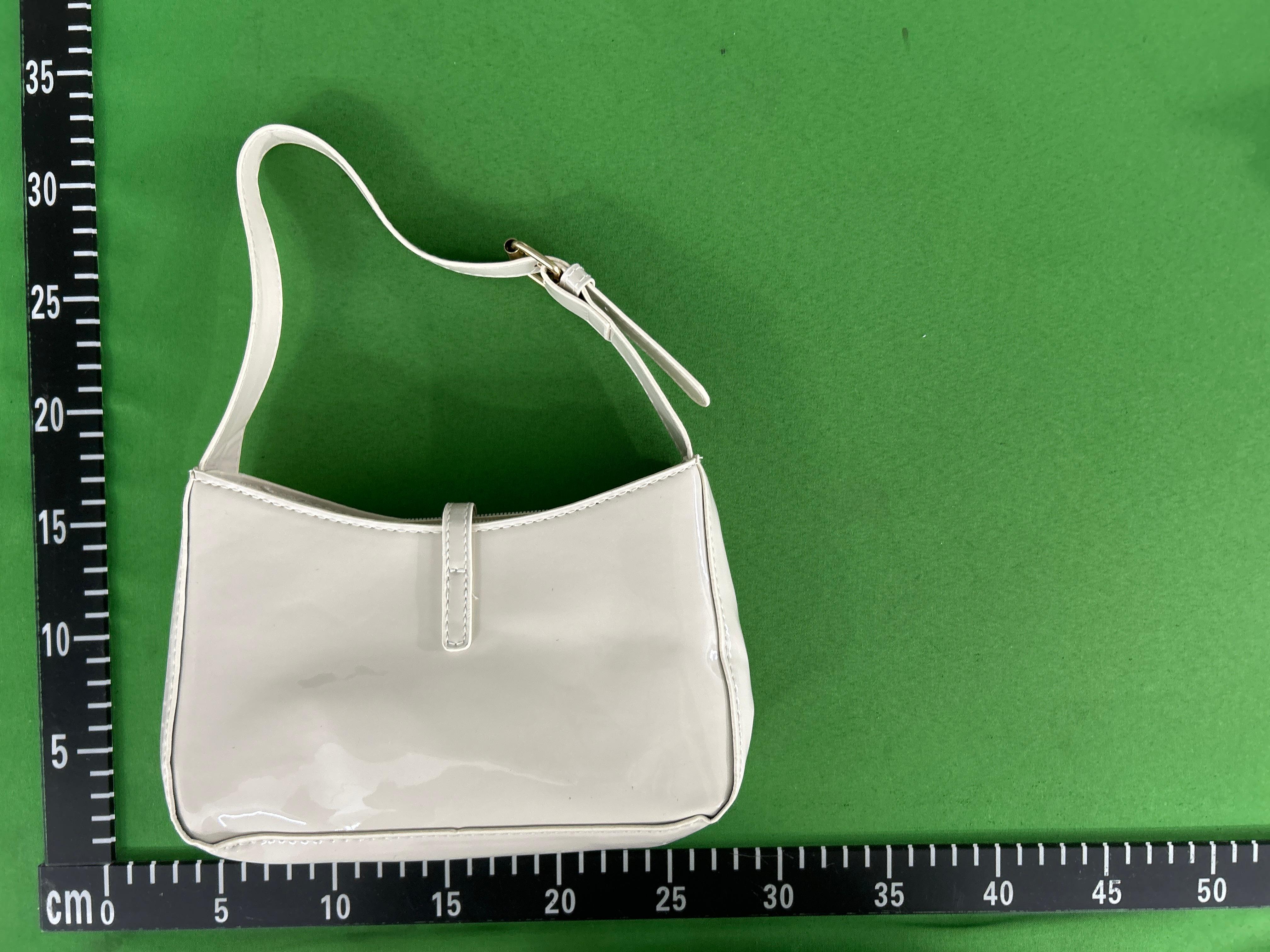 Foto QC 6 de Saint Laurent Le 5 à 7 Burgundy Patent Leather