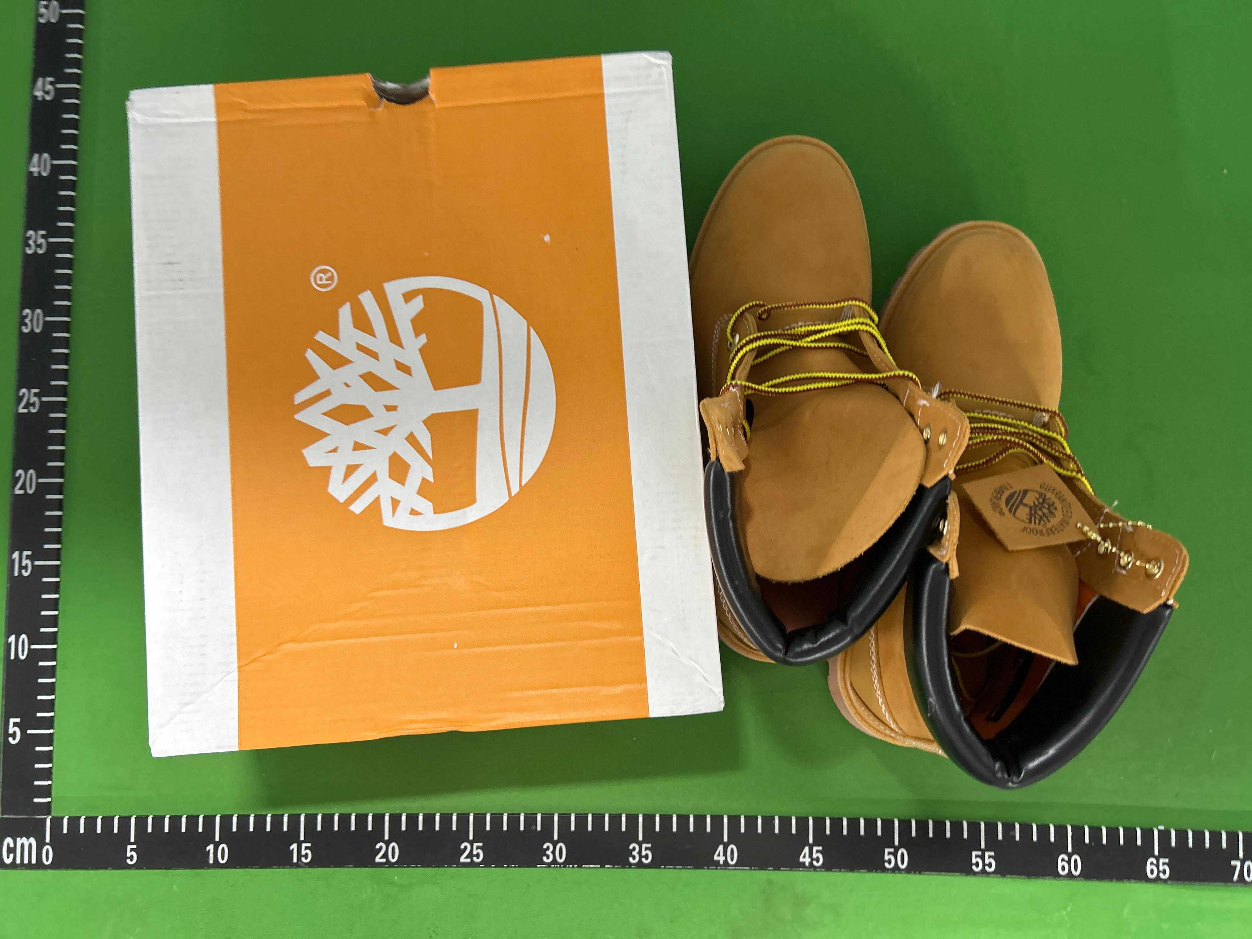 Foto QC 2 de Louis Vuitton x Timberland 6-Inch Ankle Boot Nubuck Wheat Monogram EDDR1022ZML