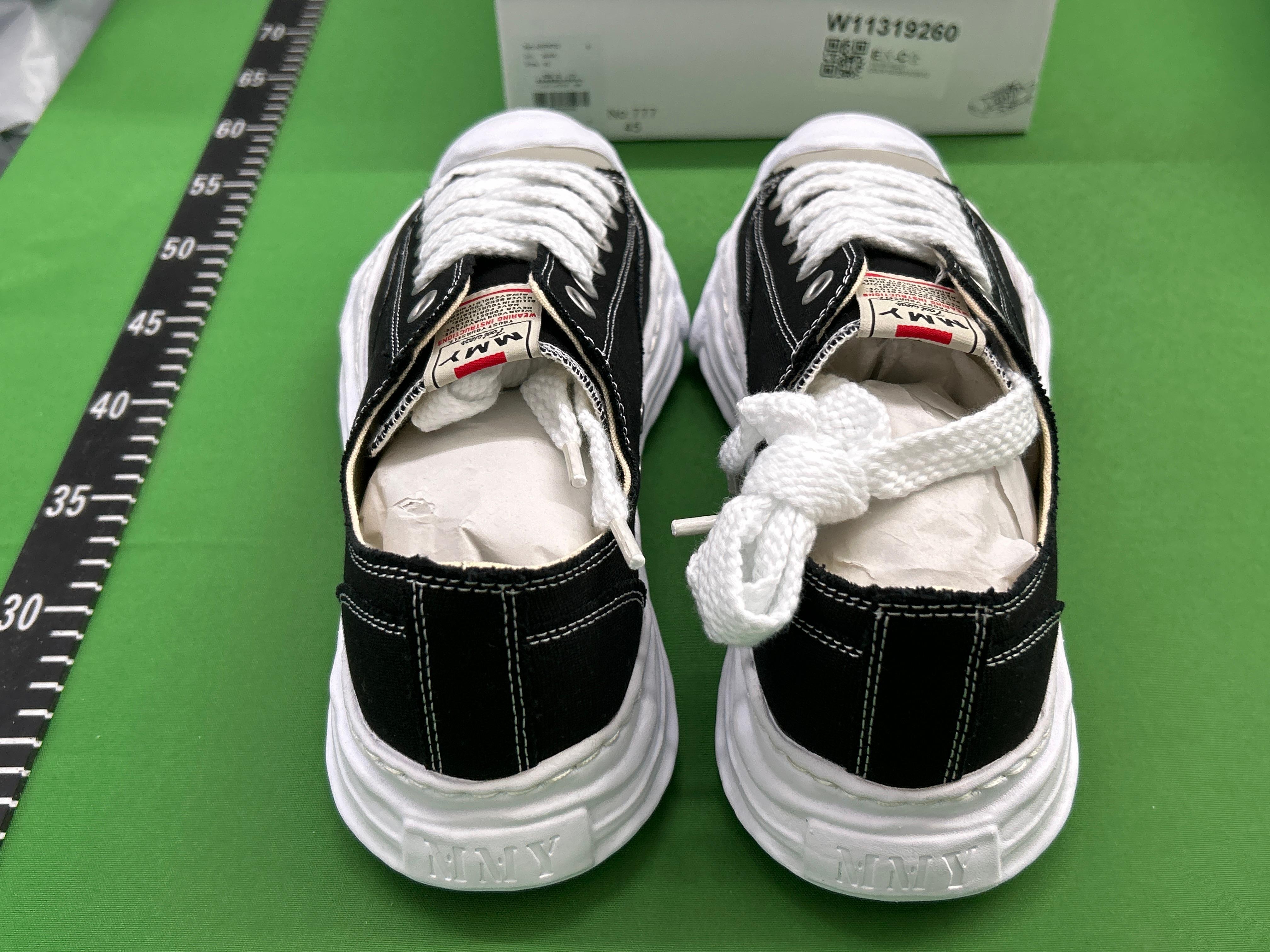 Foto QC 3 de Maison Mihara Yasuhiro Peterson Low Bones Amiri Black C13FW701-BLK