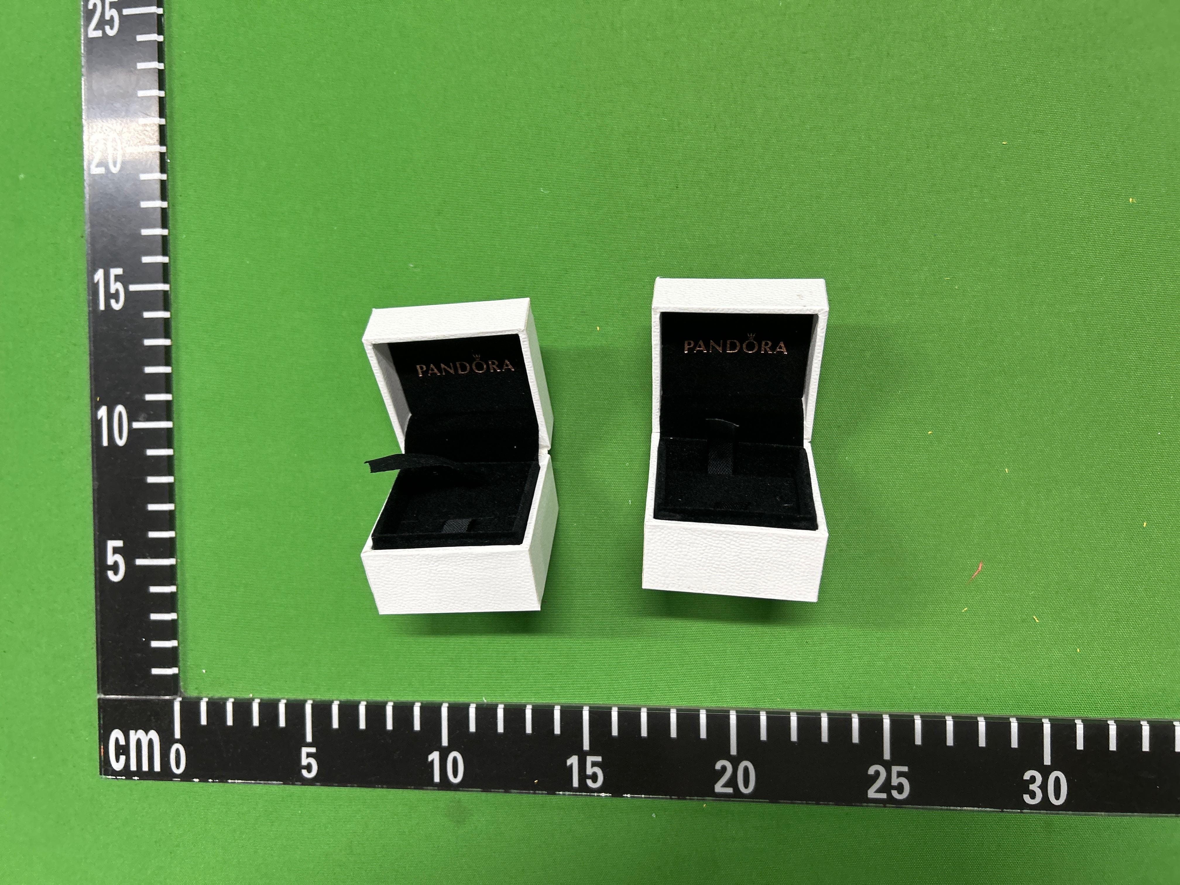 Foto QC 8 de Other Pandora Ring Packaging Set White