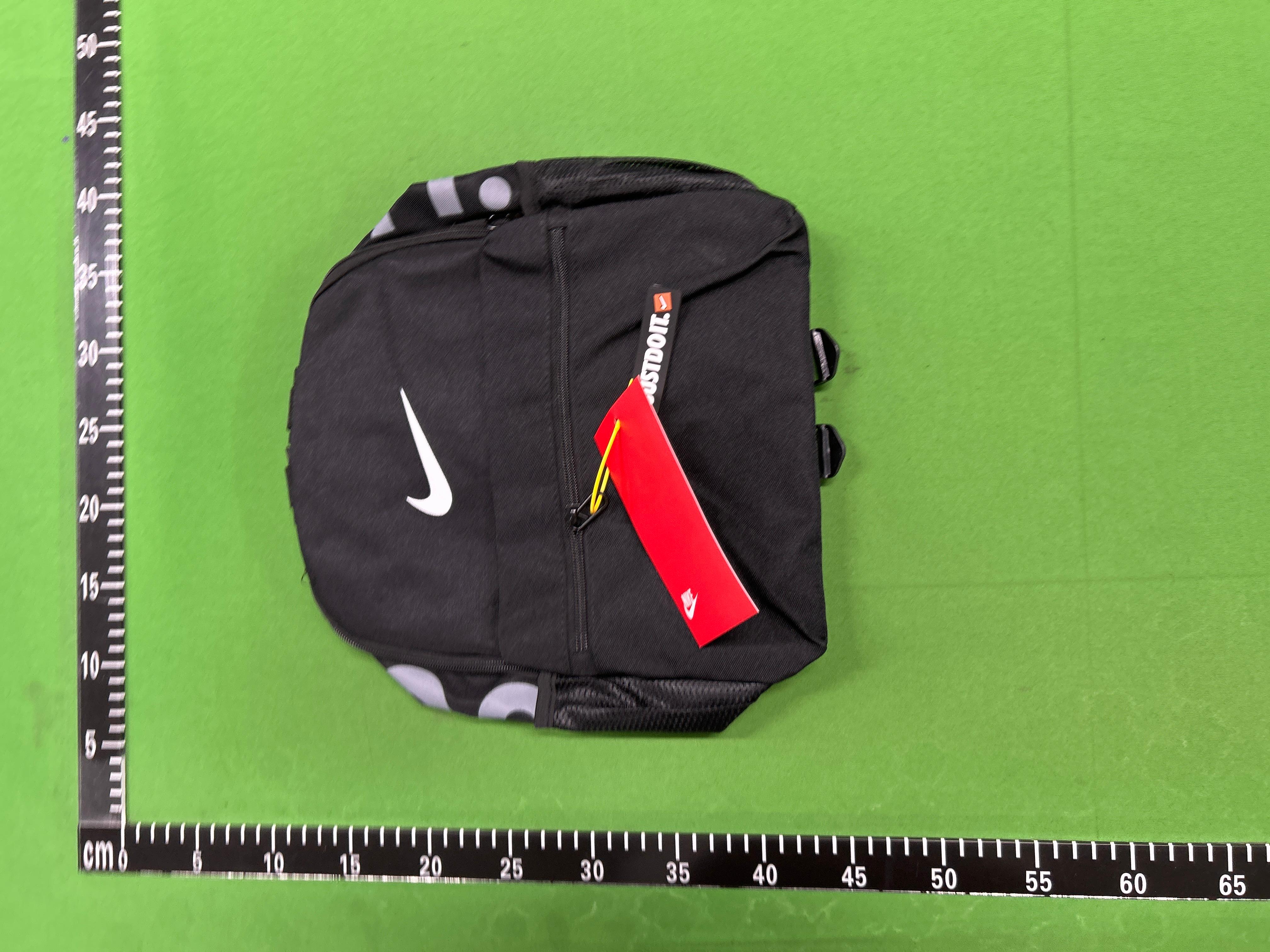 Foto QC 7 de Nike Classic Kids' Backpack 16L Volt
