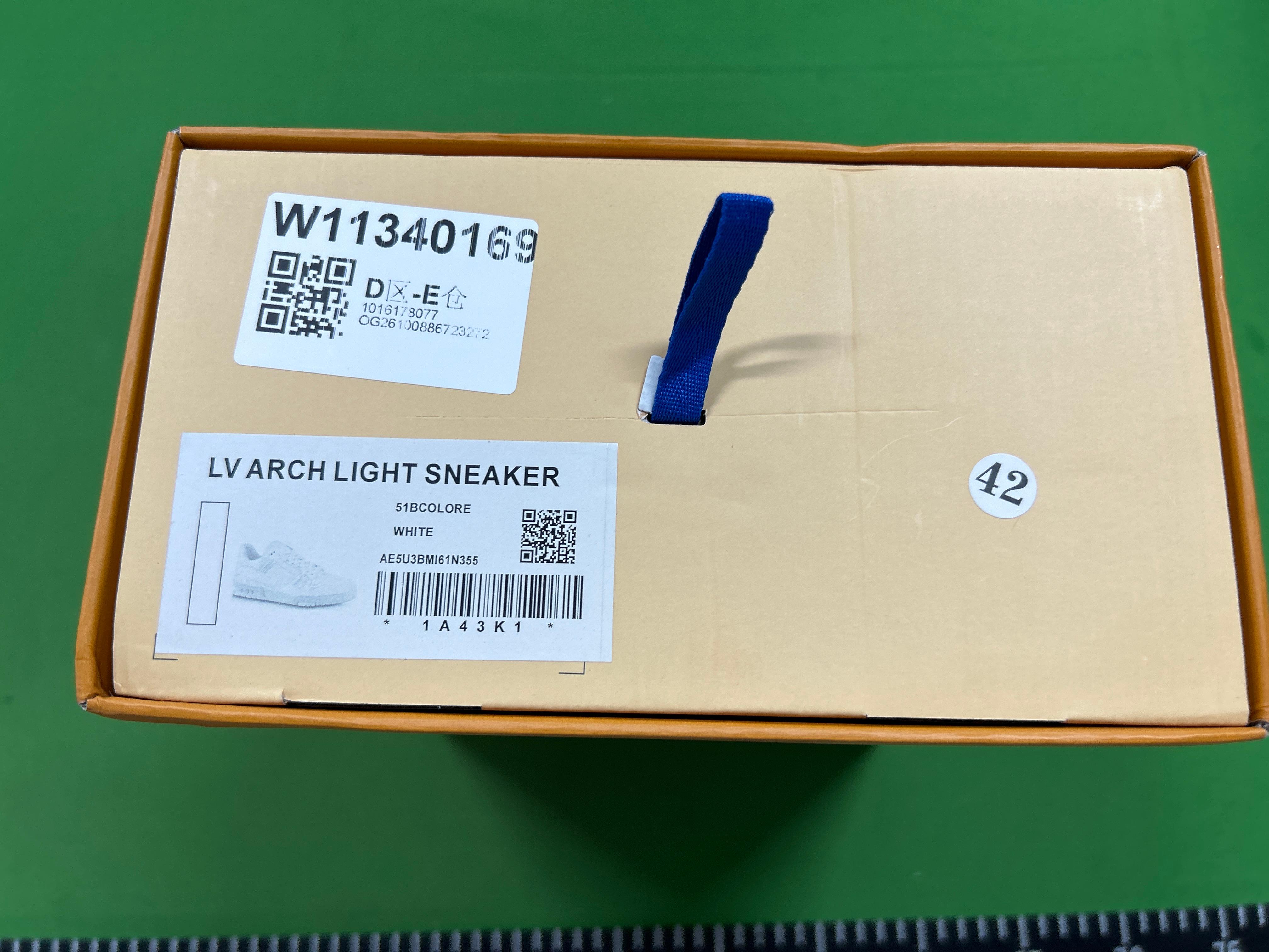 Foto QC 7 de Louis Vuitton Trainer Black White 8003