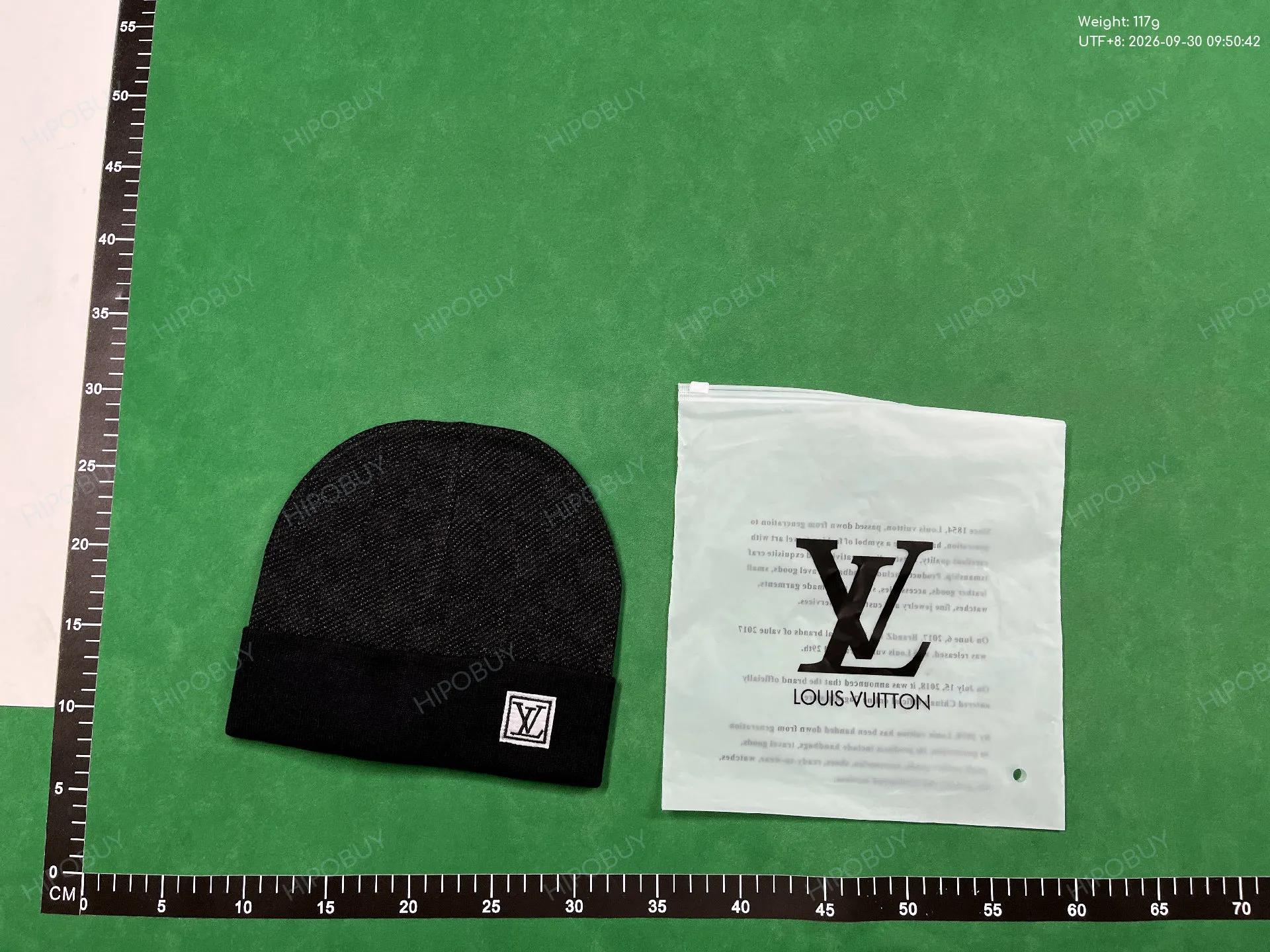 Foto QC 8 de Louis Vuitton Set 2-Piece Black