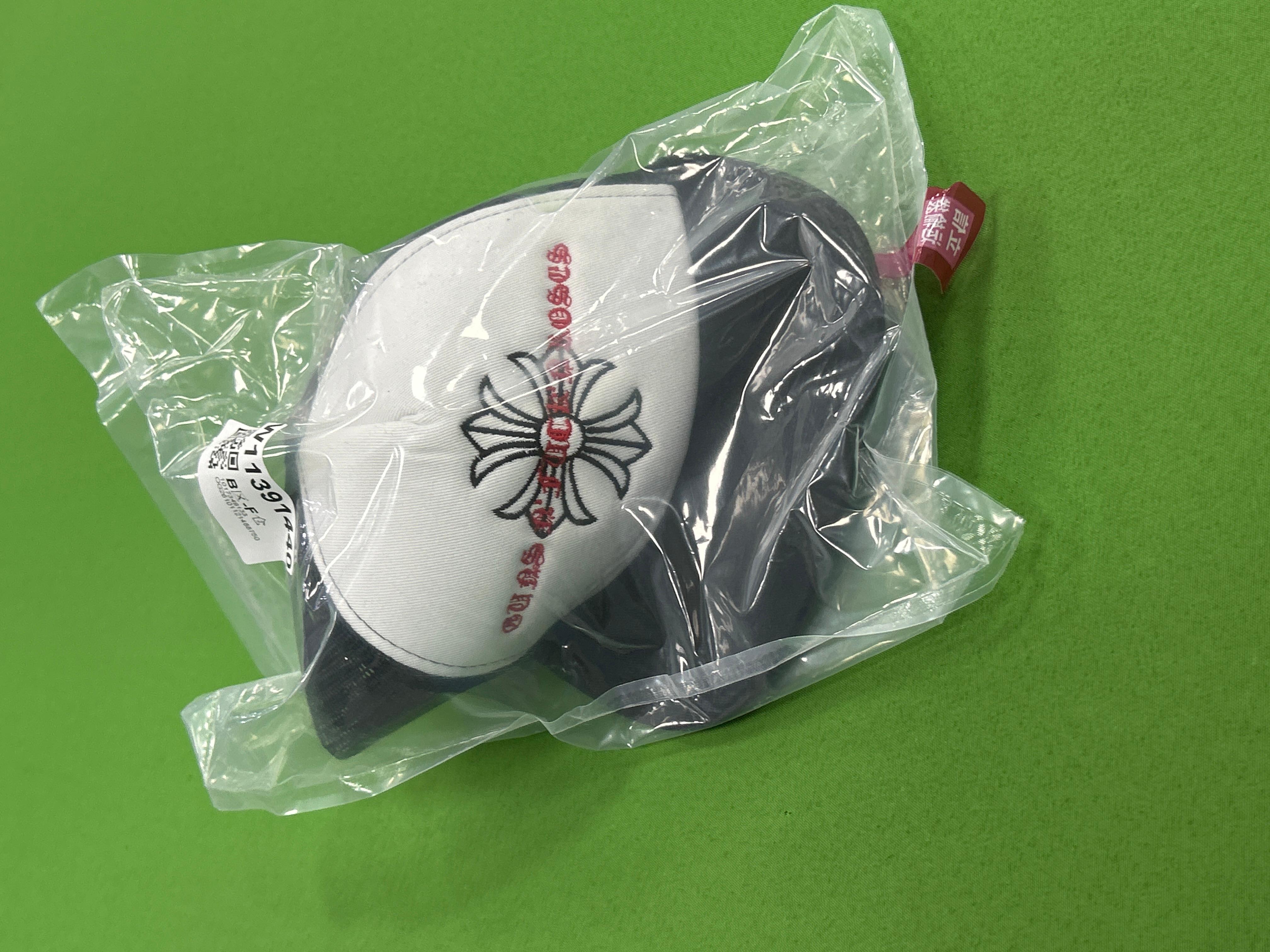 Foto QC 5 de Chrome Hearts Triple Cross Trucker Hat Black/White
