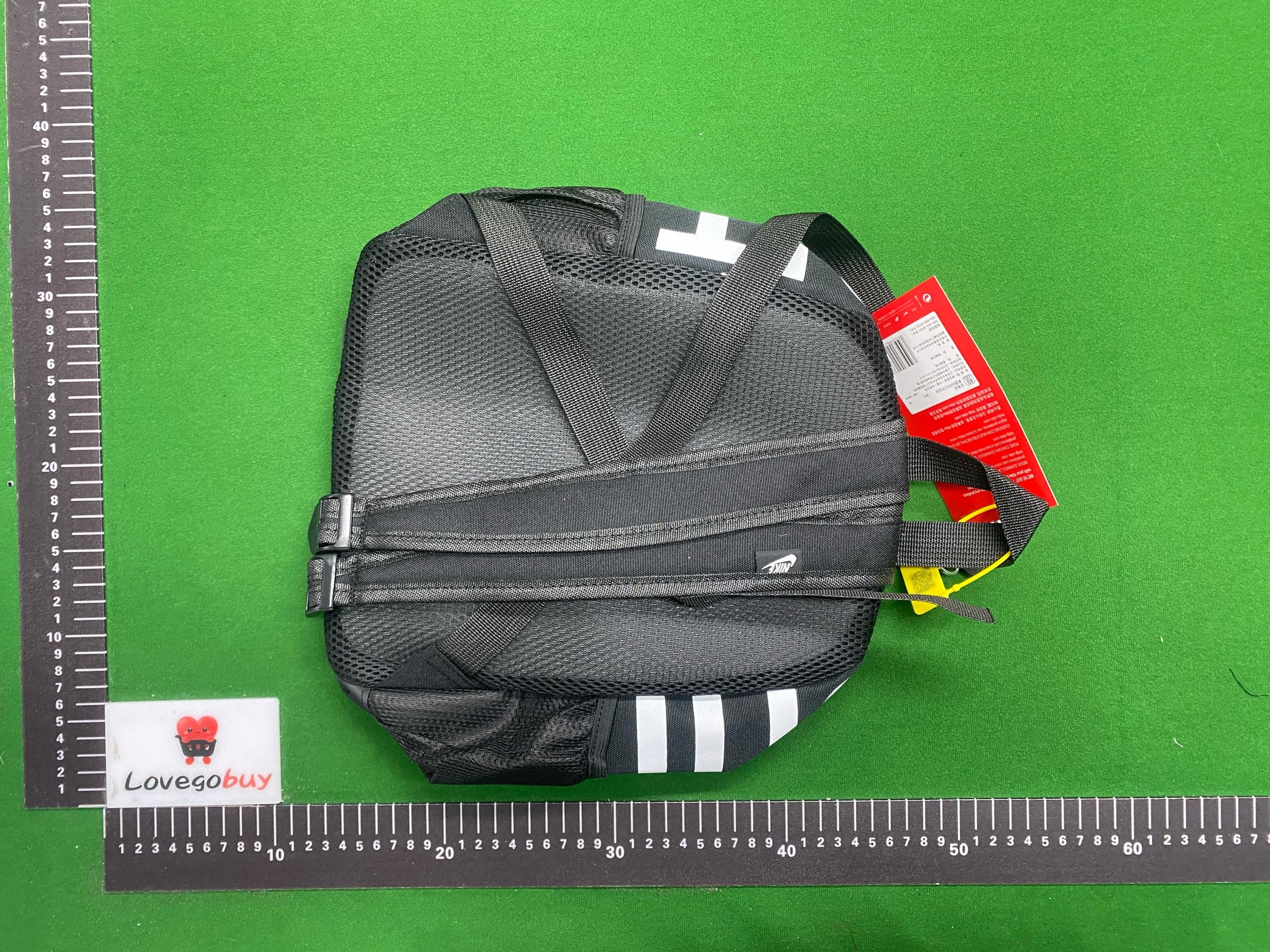 Foto QC 5 de Nike Classic Kids' Backpack 16L Volt