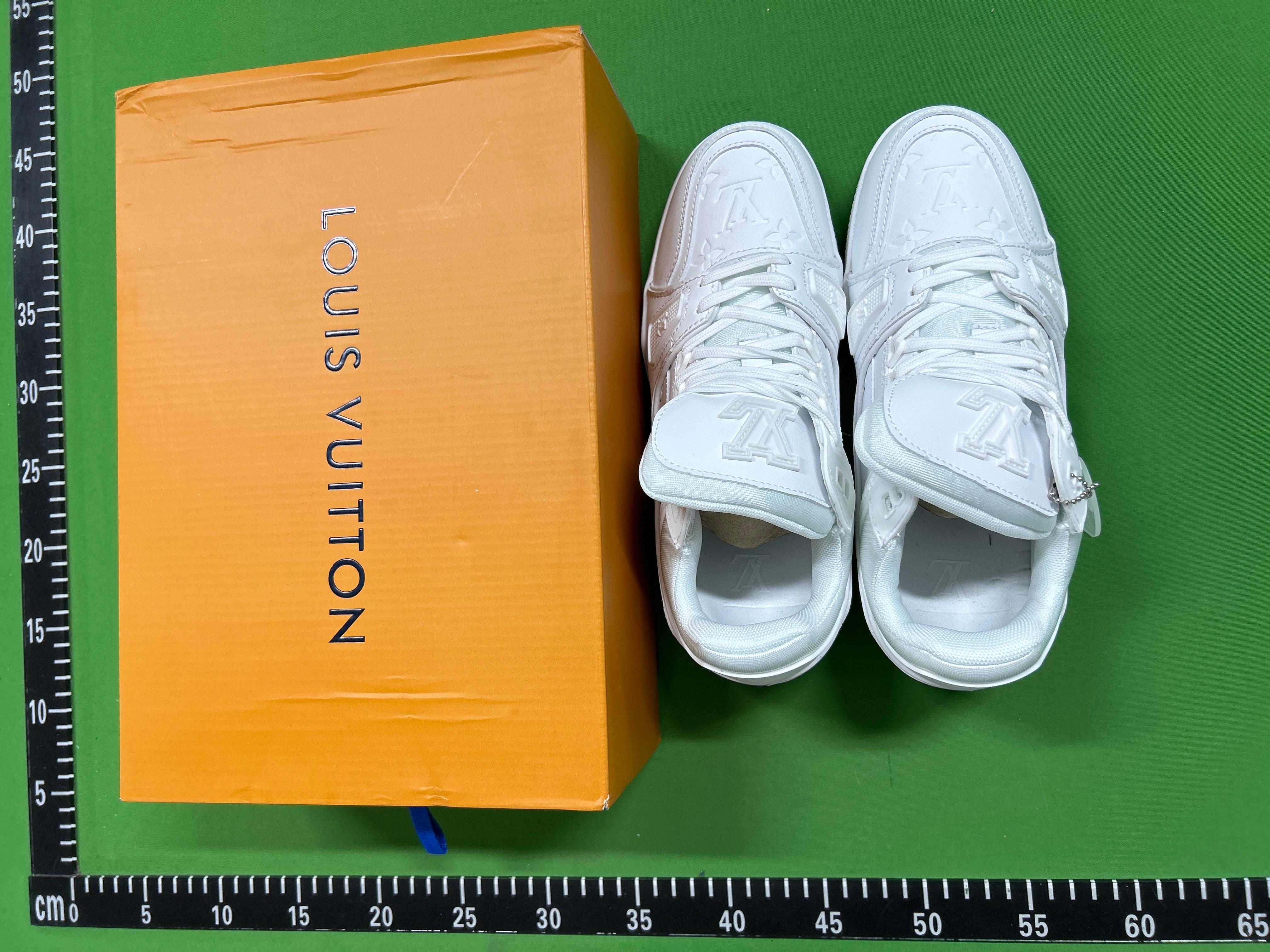 Foto QC 8 de Louis Vuitton Trainer Black White 8003