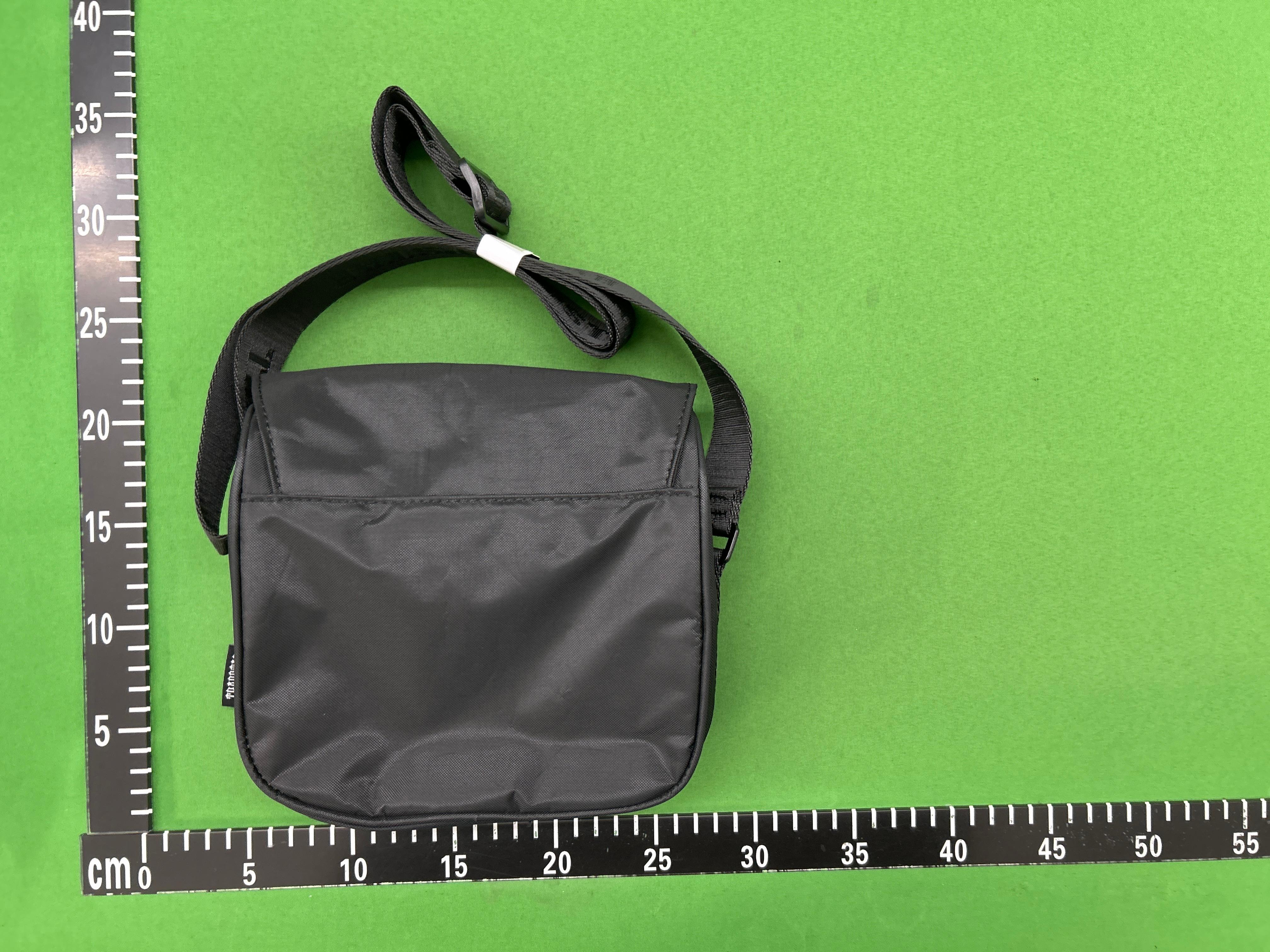 Foto QC 7 de Trapstar Irongate Crossbody Bag Black