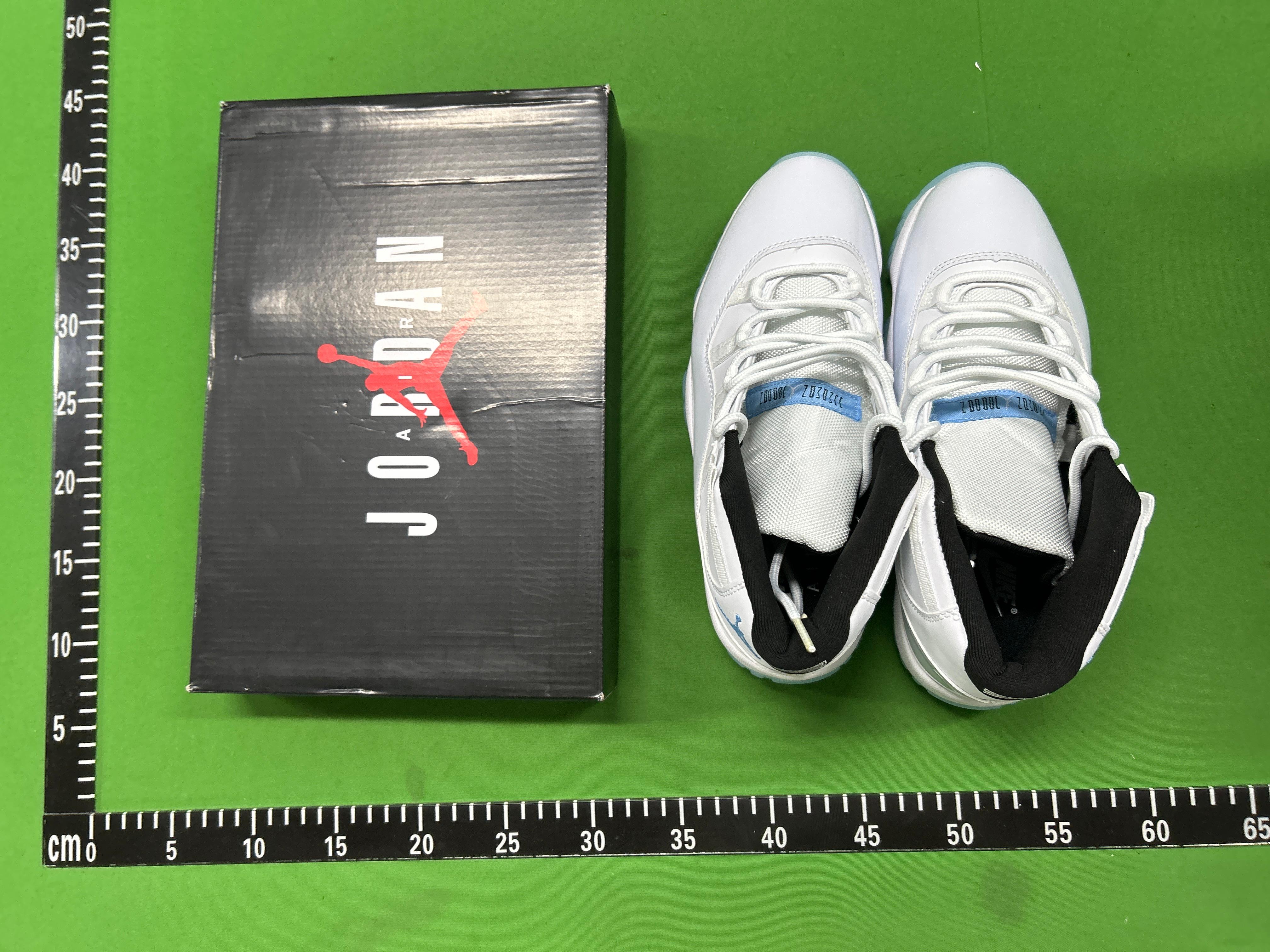 Foto QC 2 de Jordan 11 Retro Low University Blue 528895-106