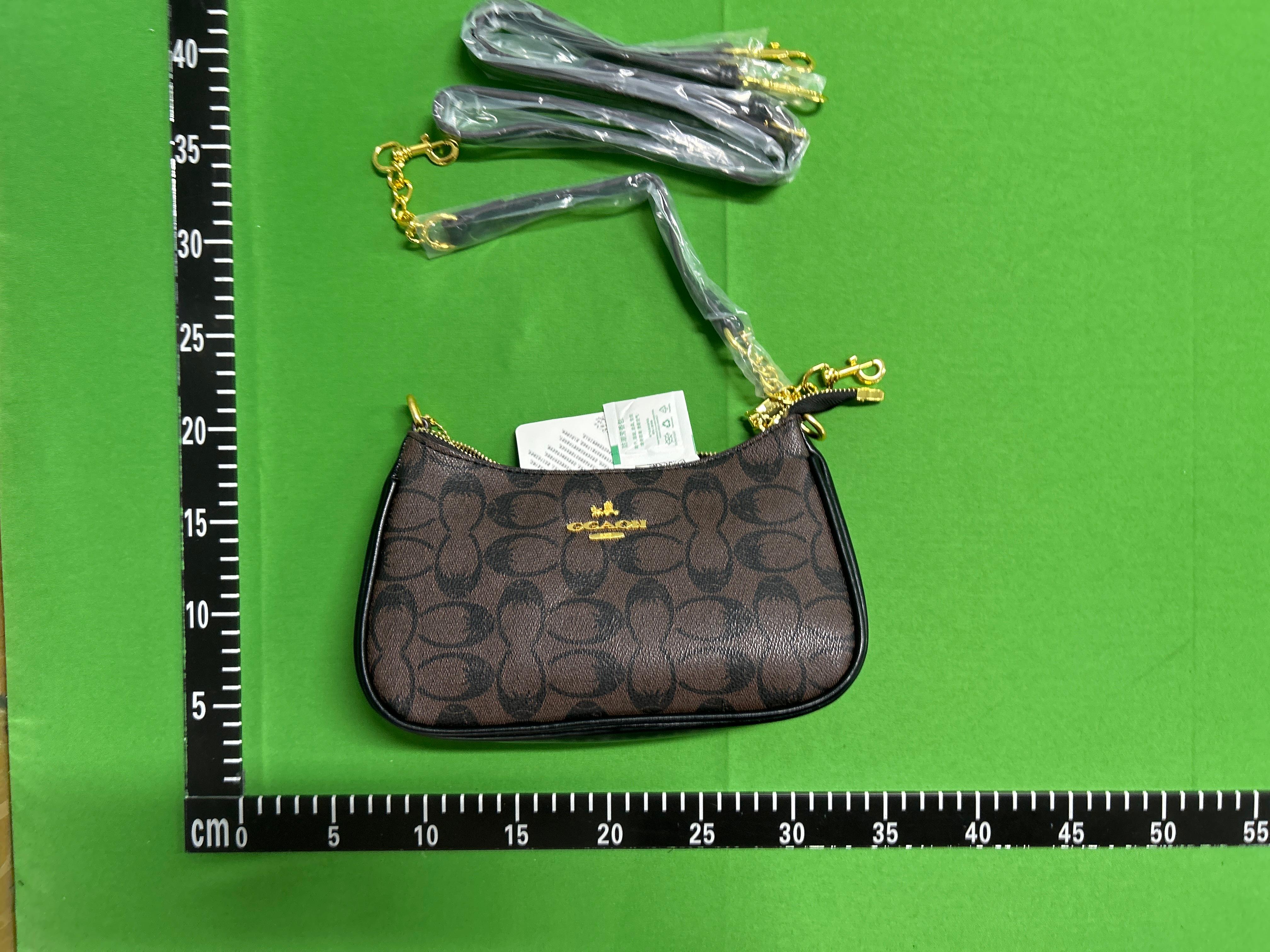 Foto QC 1 de Coach Teri Shoulder Bag Signature Canvas Light Khaki Chalk