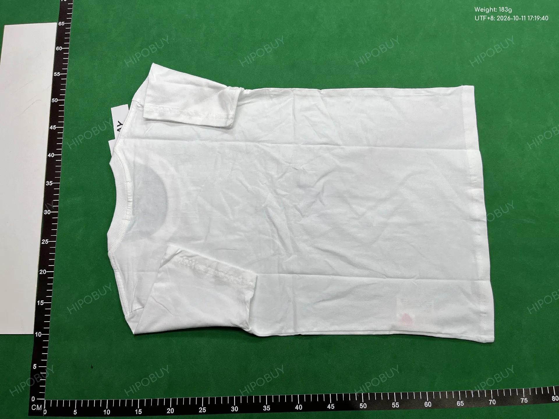 Foto QC 3 de Comme des Garçons PLAY T-shirt Small Black Heart Patch Navy