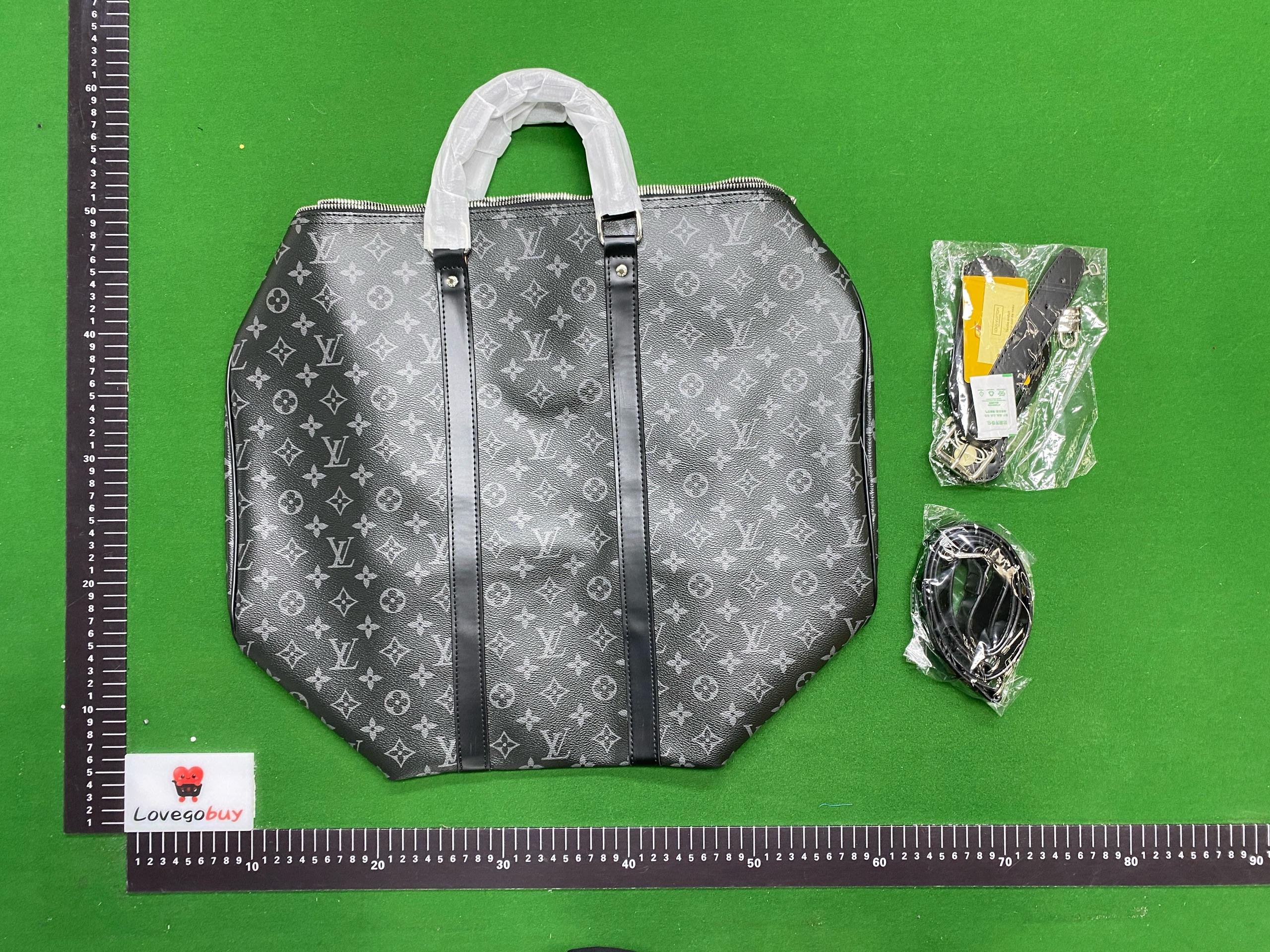 Foto QC 4 de Louis Vuitton x NBA Keepall Bandouliere 55 White Monogram Canvas