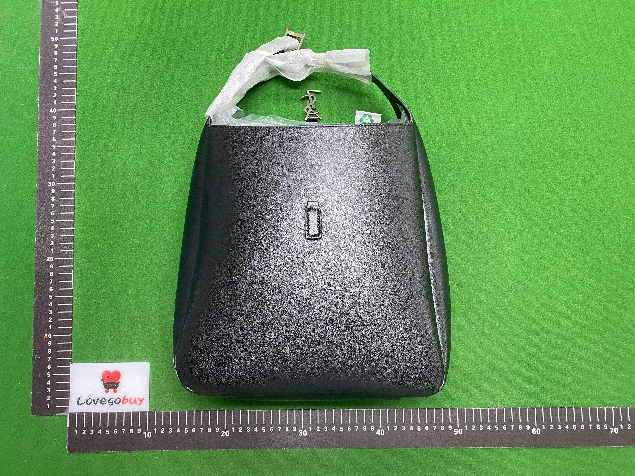 Foto QC 4 de Saint Laurent Le 5 A 7 Hobo Bucket Bag Black Leather