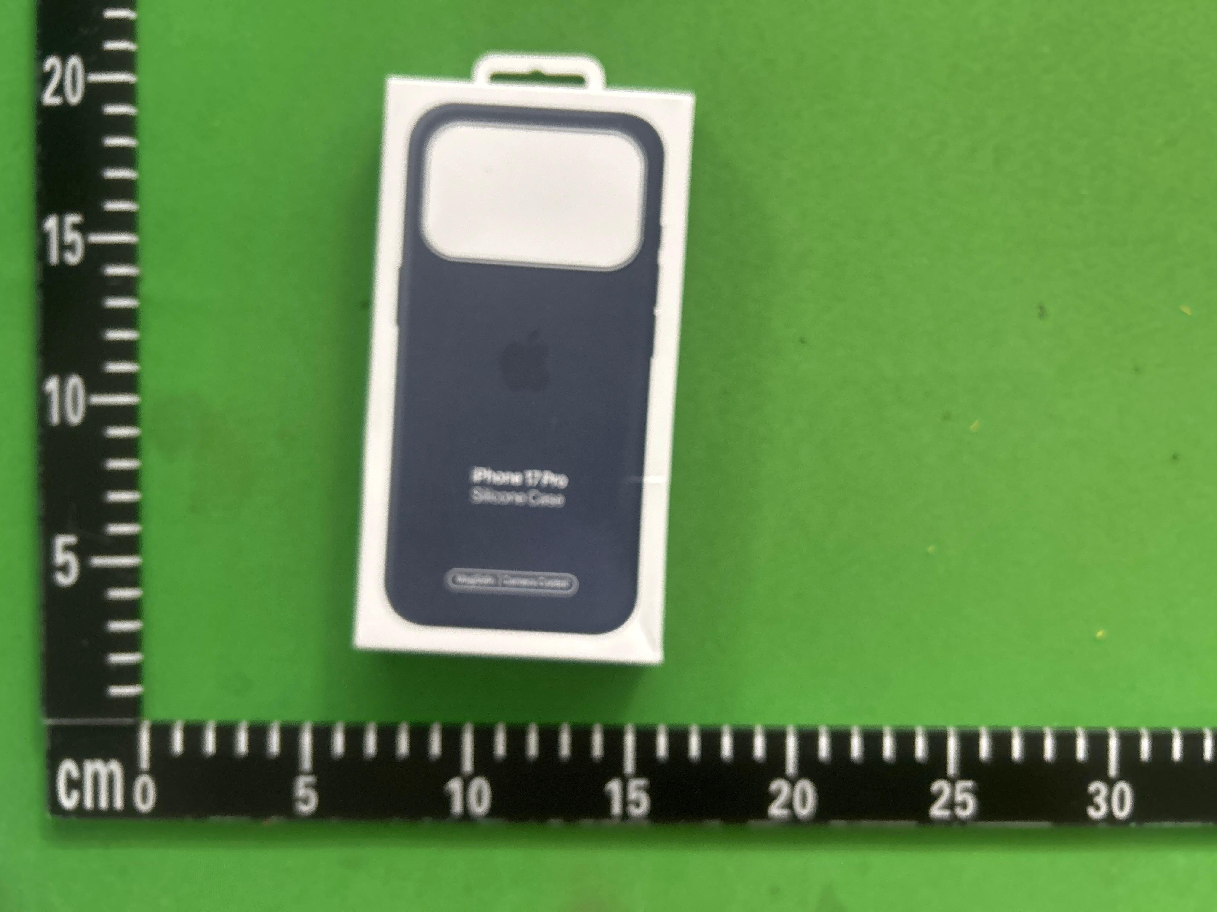 Foto QC 7 de Apple MagSafe Silicone Case for iPhone 17 Pro Max Blue