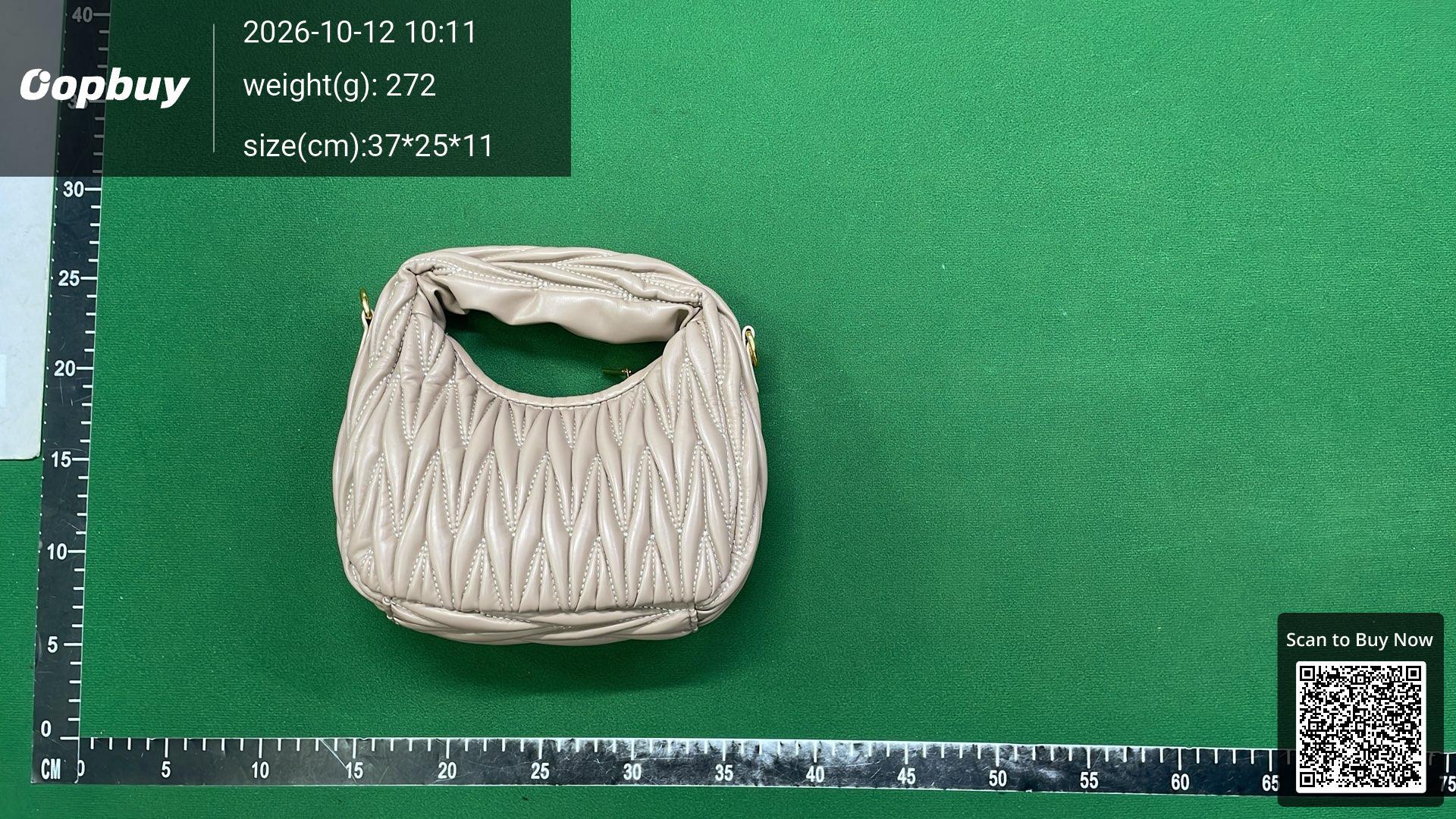 Foto QC 2 de Miu Miu Wander Matelasse Hobo Bag Mini White Leather