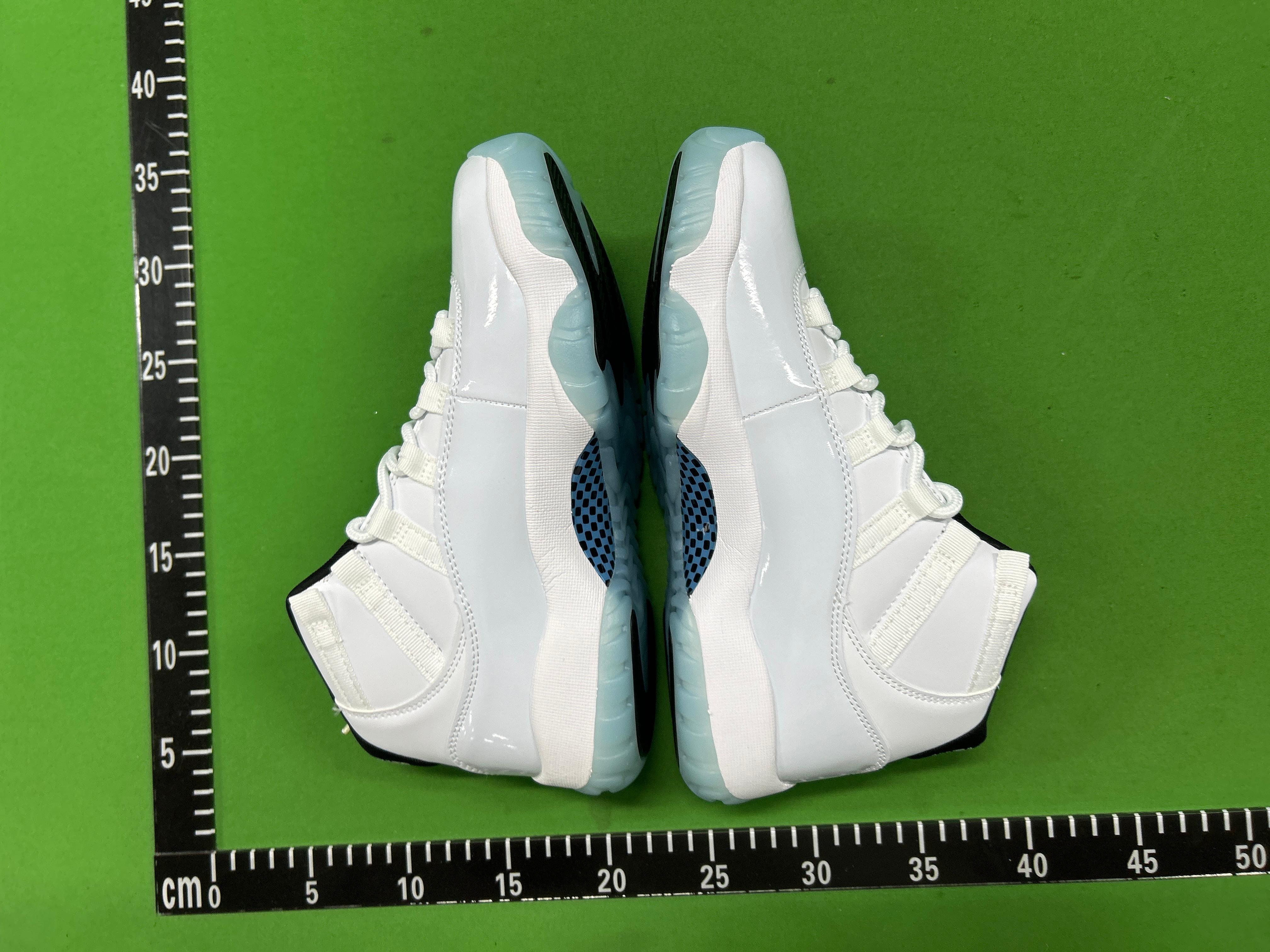 Foto QC 3 de Jordan 11 Retro Low University Blue 528895-106